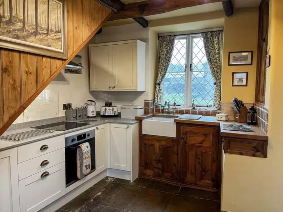 Three-Bedroom House photo 3