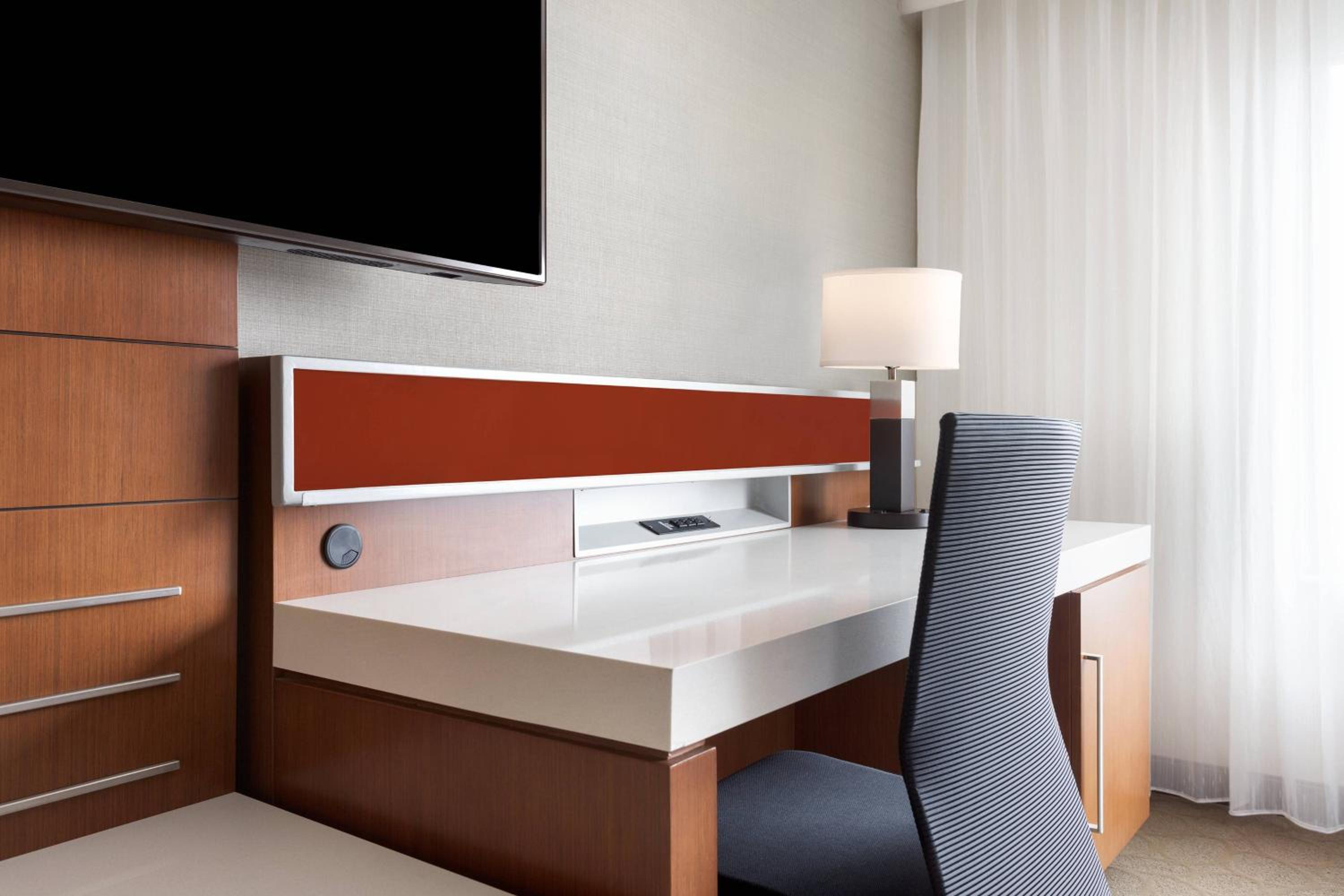 Guest room, 1 King, Sofa bed - Photo 2