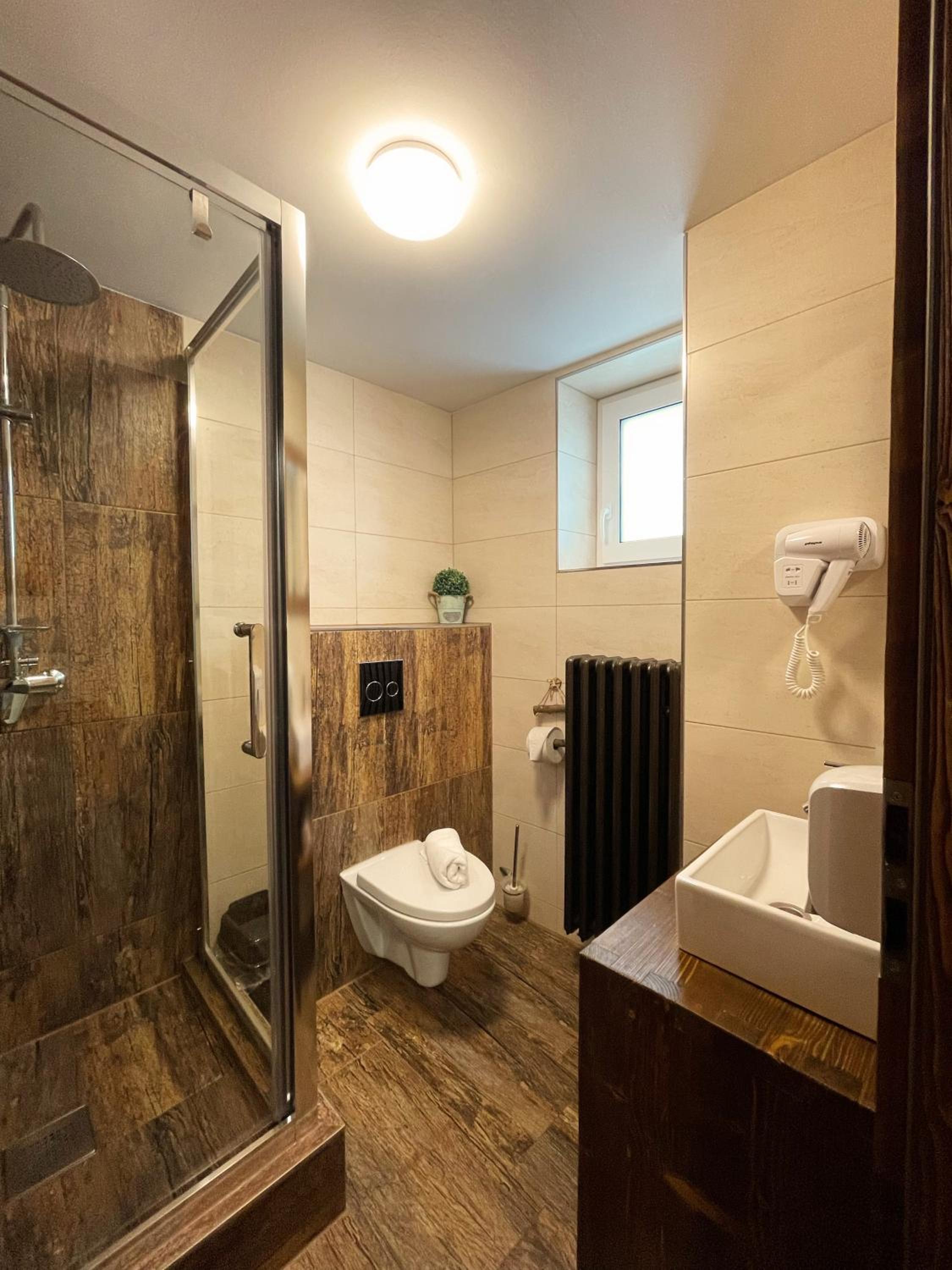 Deluxe Triple Room photo 2