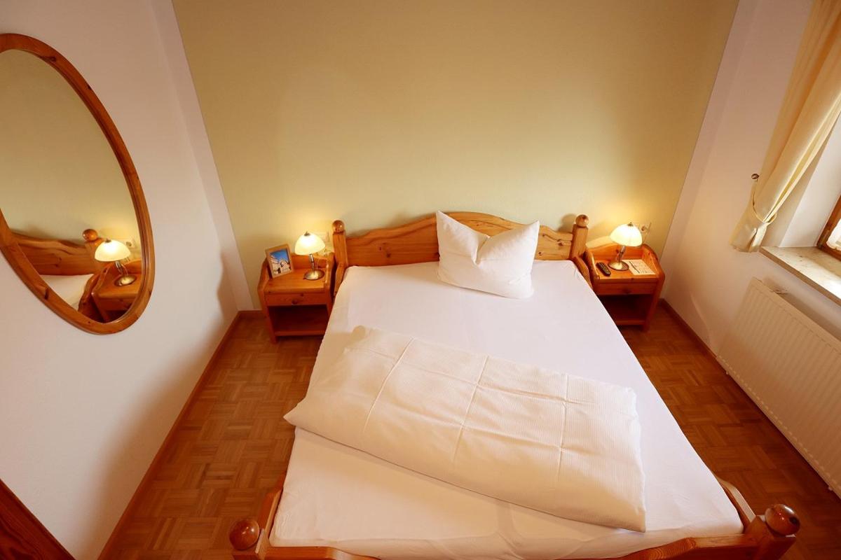 Double Room with Private Bathroom photo 1