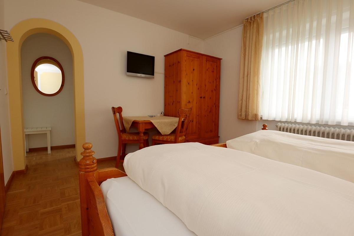 Double Room with Private Bathroom photo 2