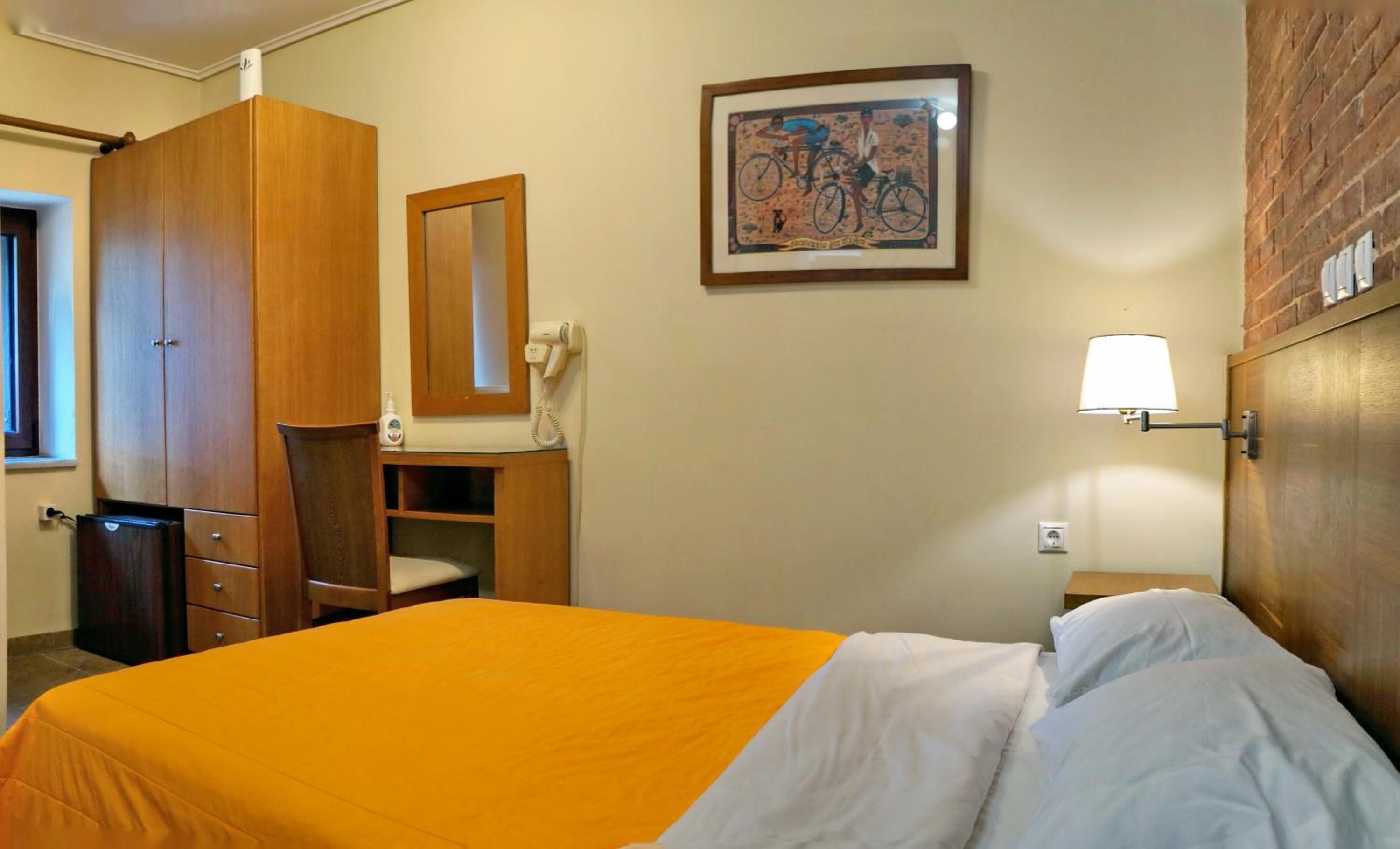 Double or Twin Room with Extra Bed photo 2
