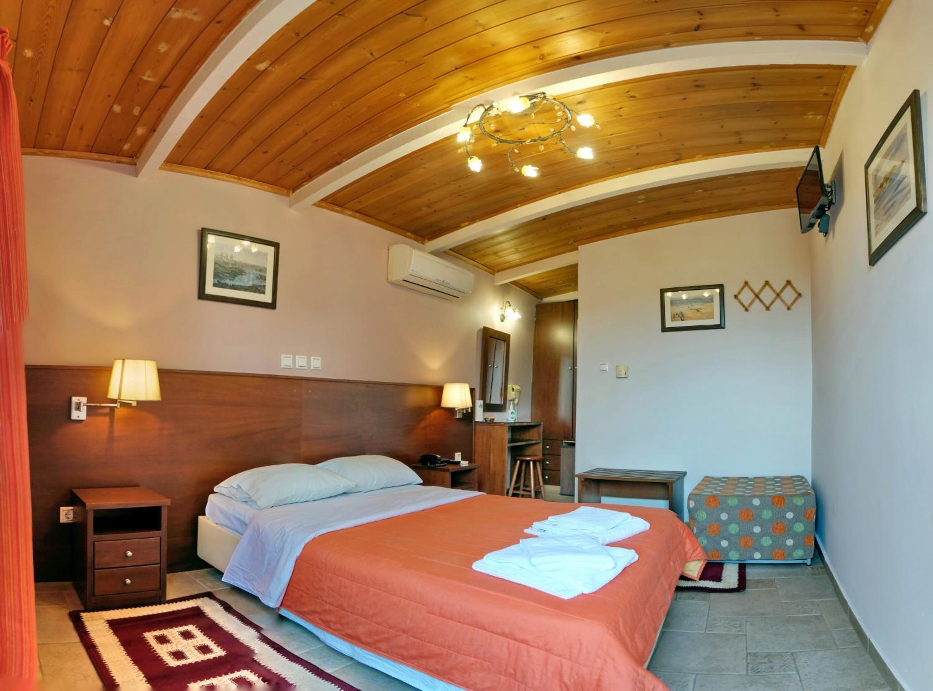 Double or Twin Room with Extra Bed photo 1