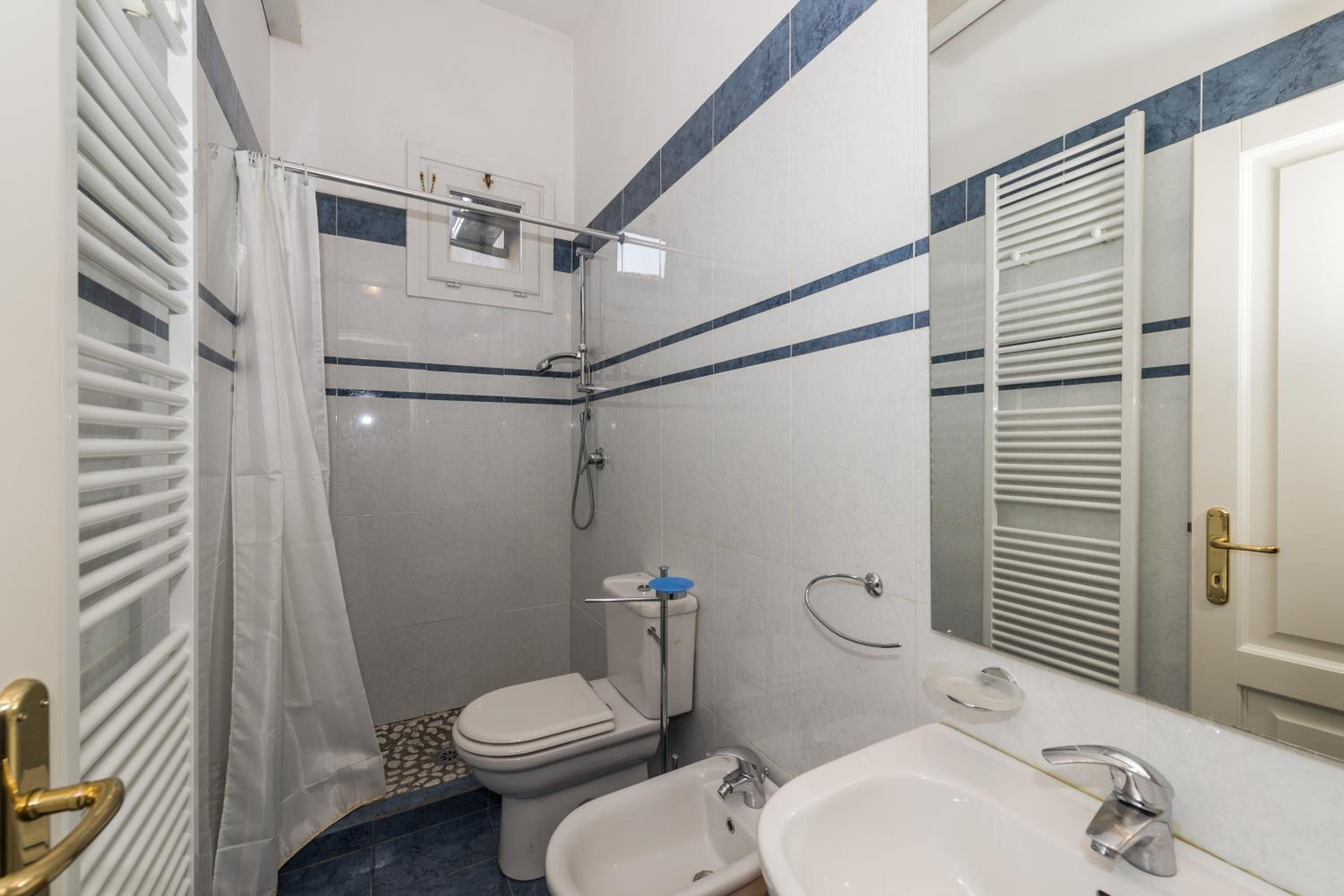 One-Bedroom Apartment With Garden View photo 3
