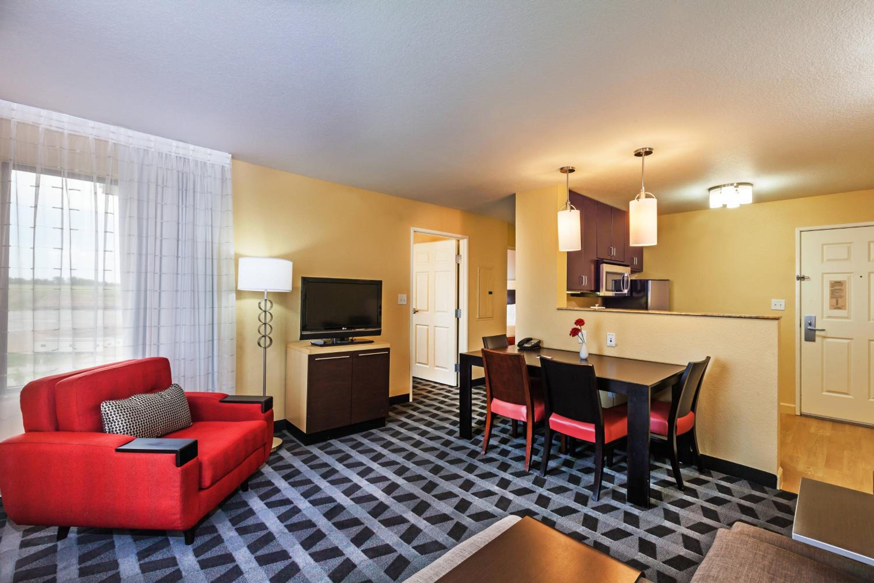 Two-Bedroom Queen Suite - Photo 1