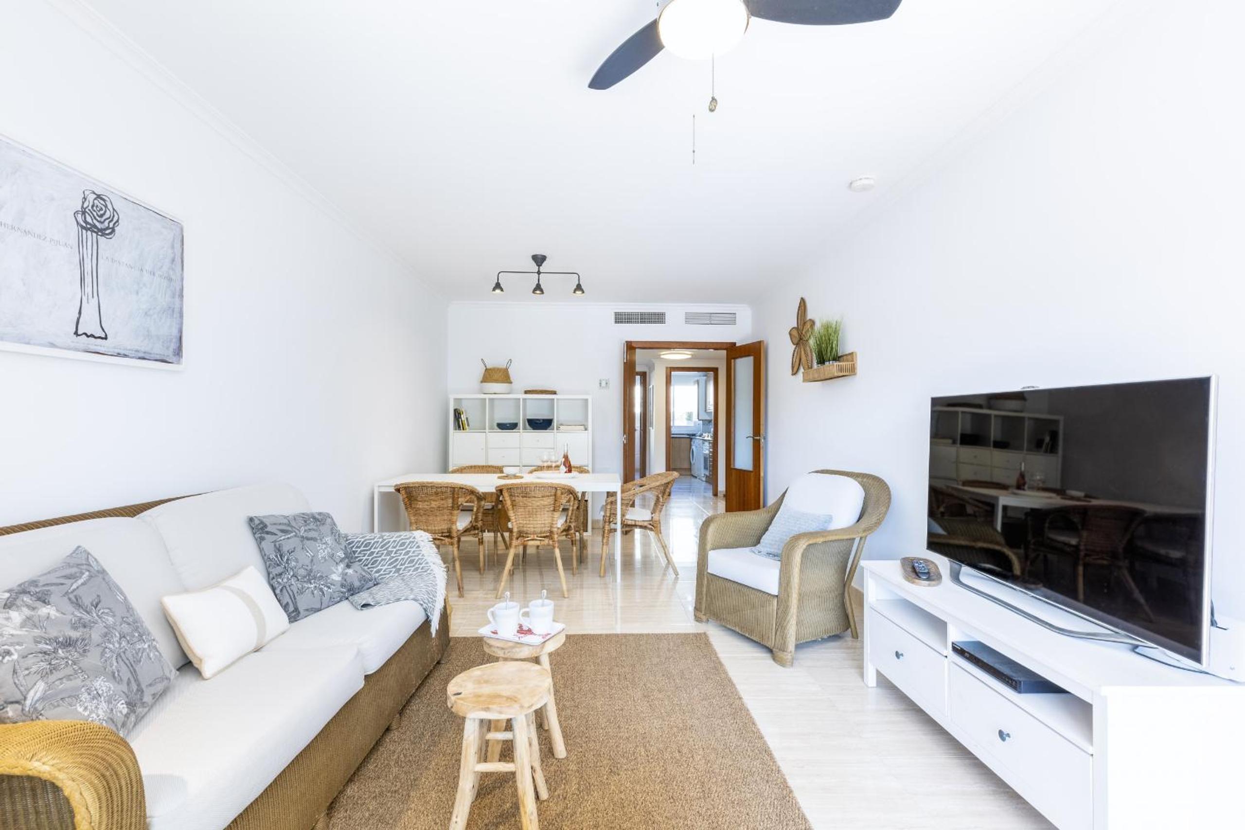 Apartamento con vista a la piscina