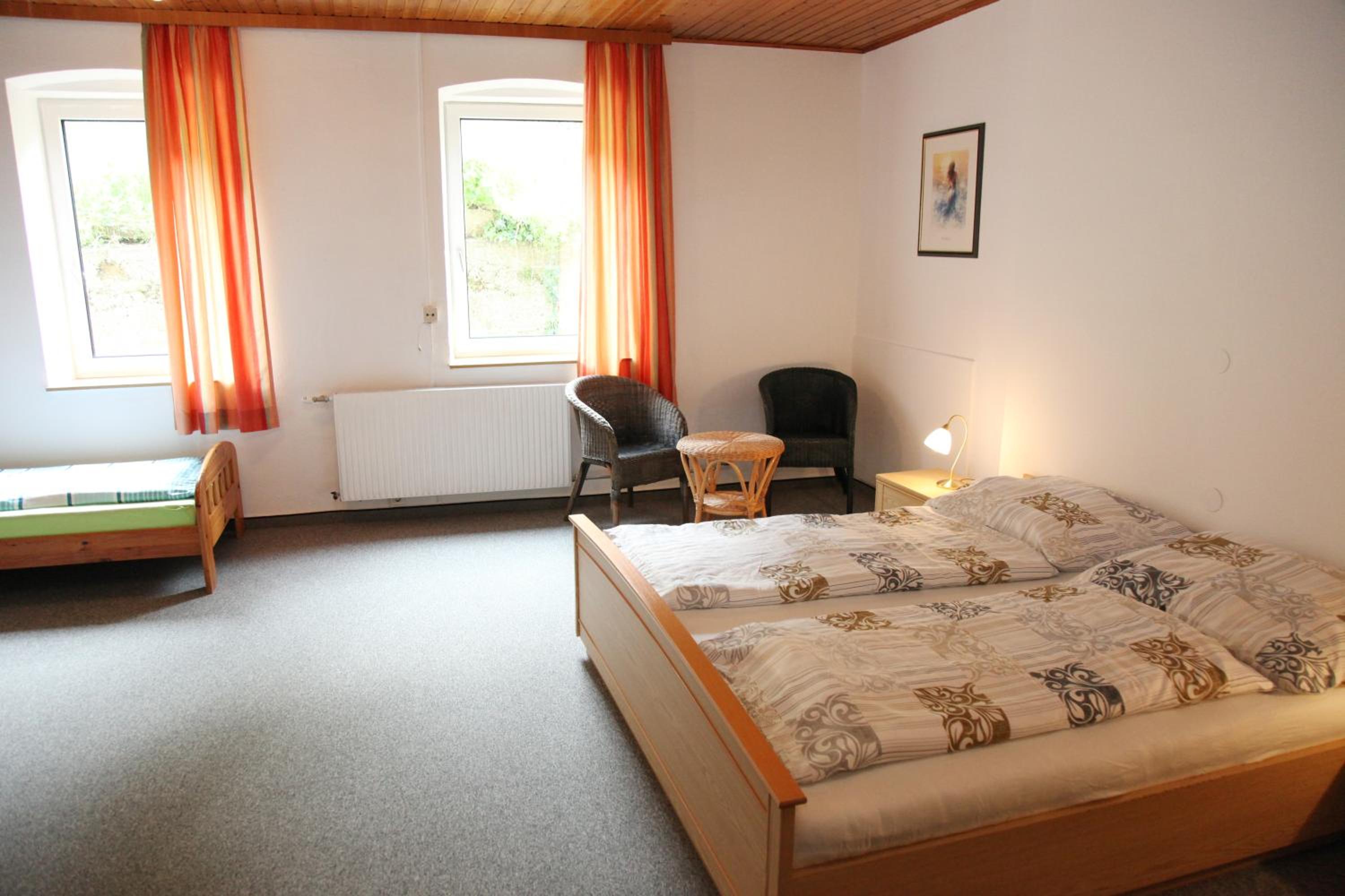 Basic Triple Room photo 3