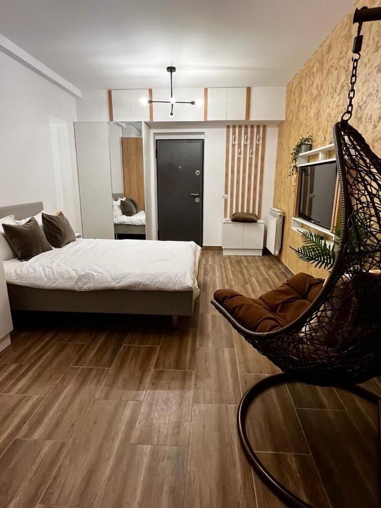 One-Bedroom Apartment - Photo 16