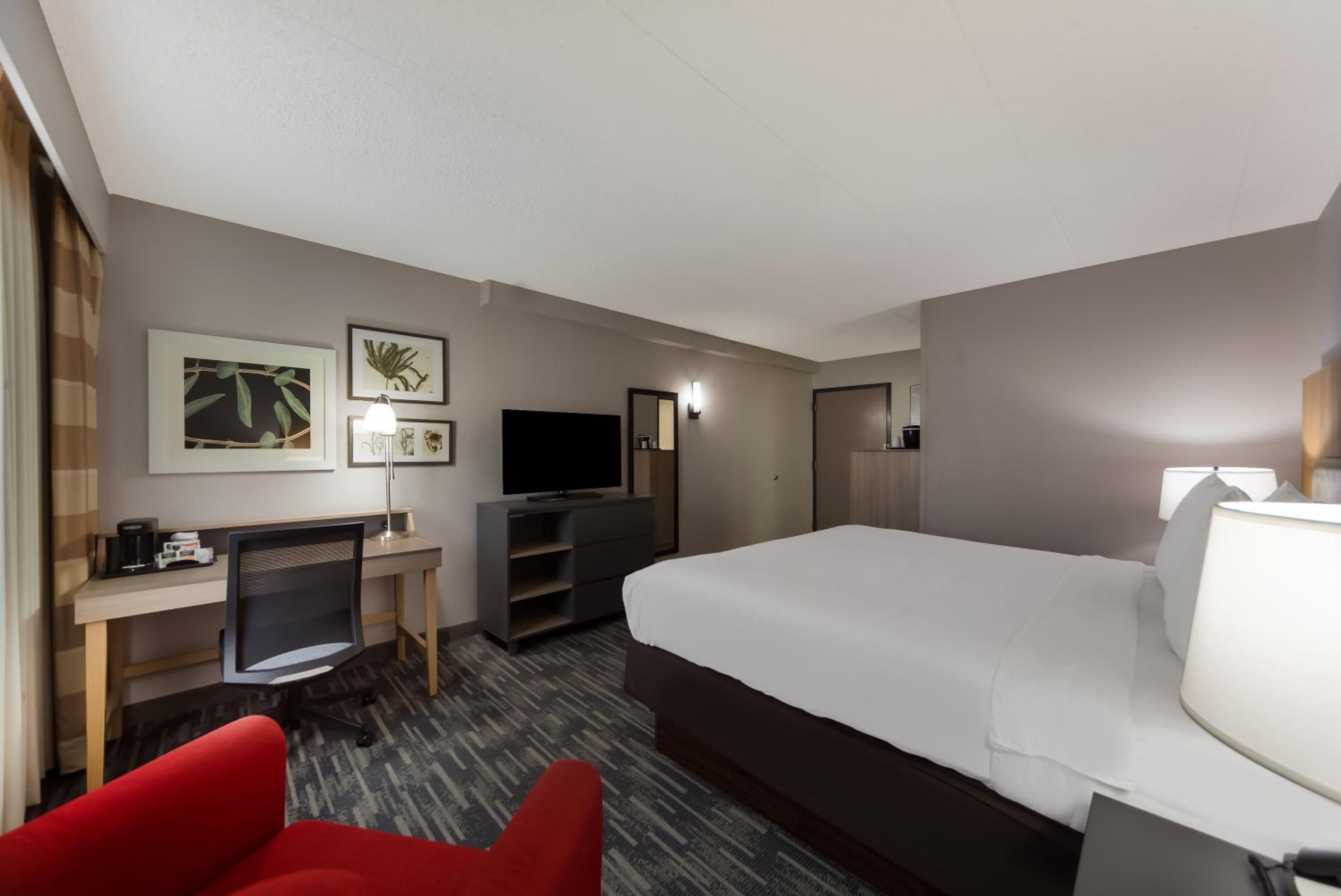 King Room - Non-Smoking - Photo 1