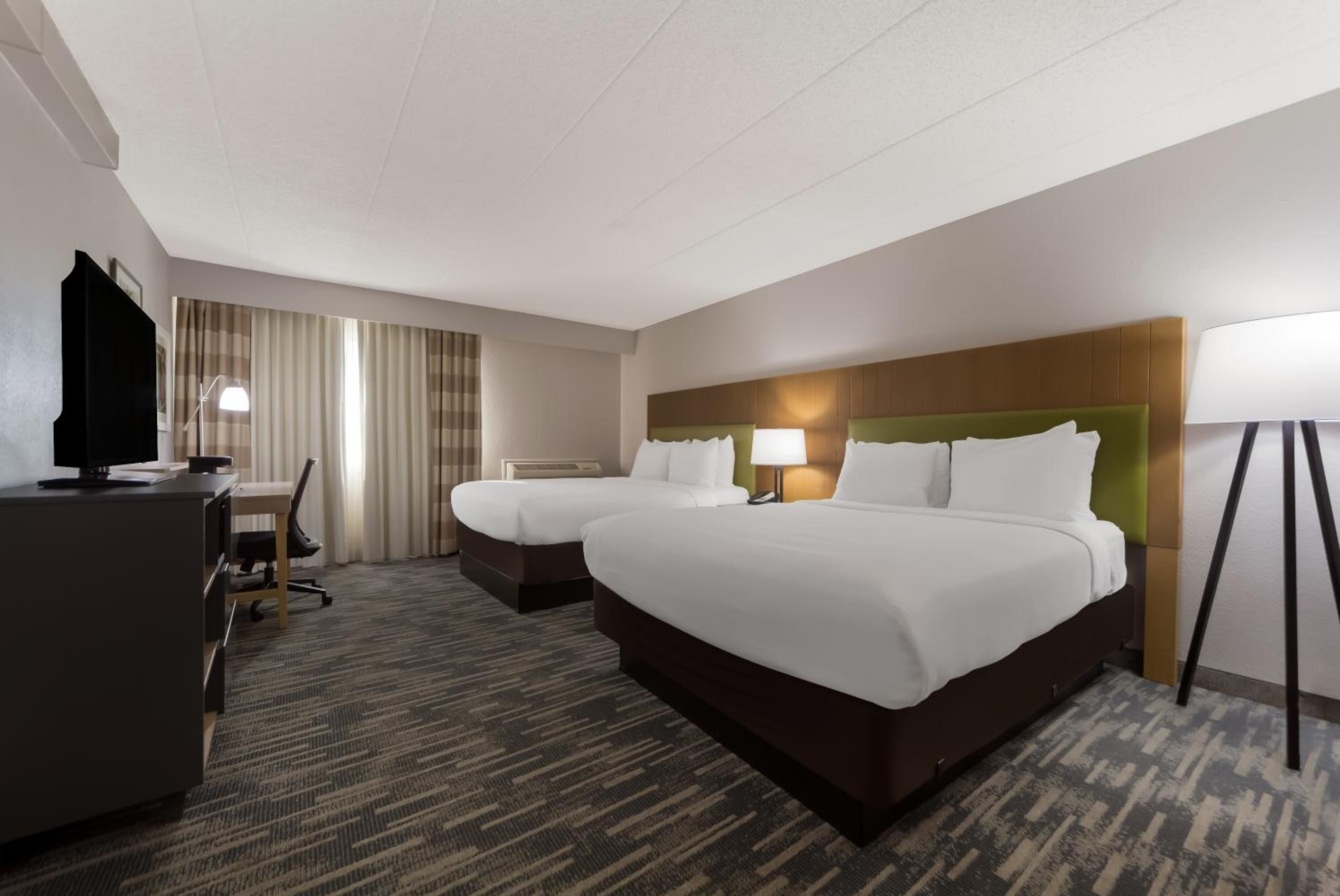 Double Room with Two Double Beds - Non-Smoking - Photo 4