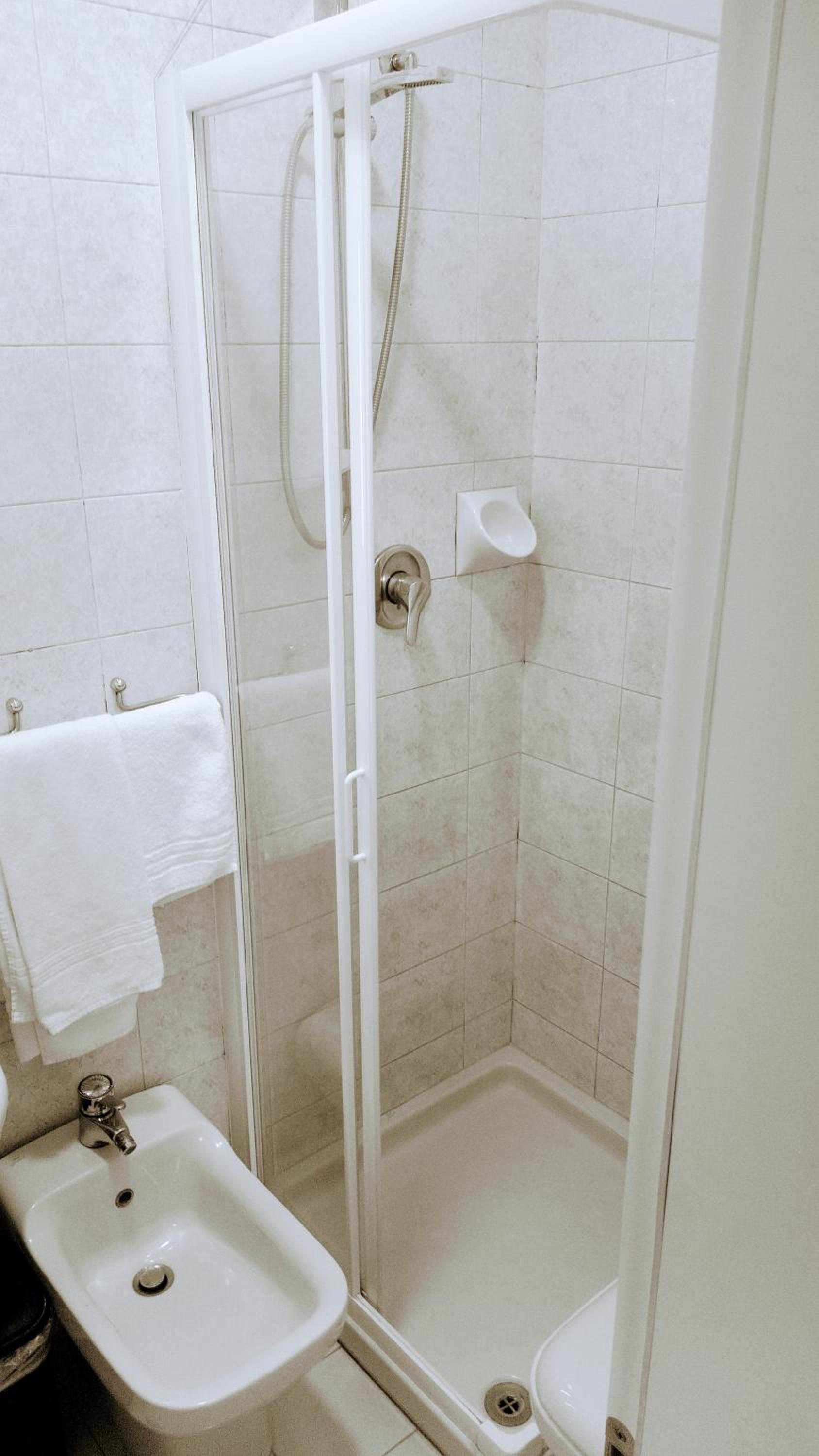Double Room - Photo 6