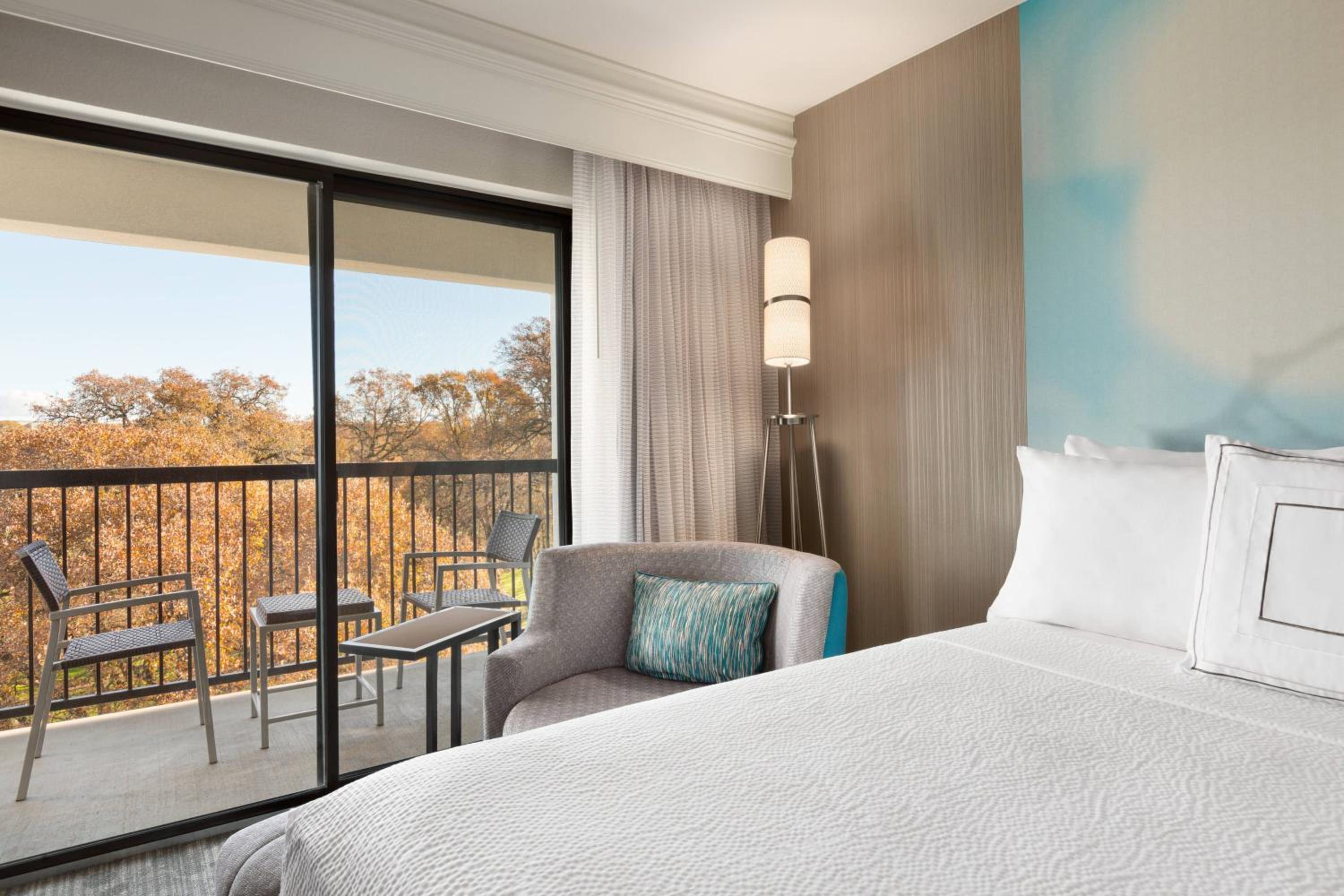 Queen Room with Two Queen Beds and Balcony - Photo 2
