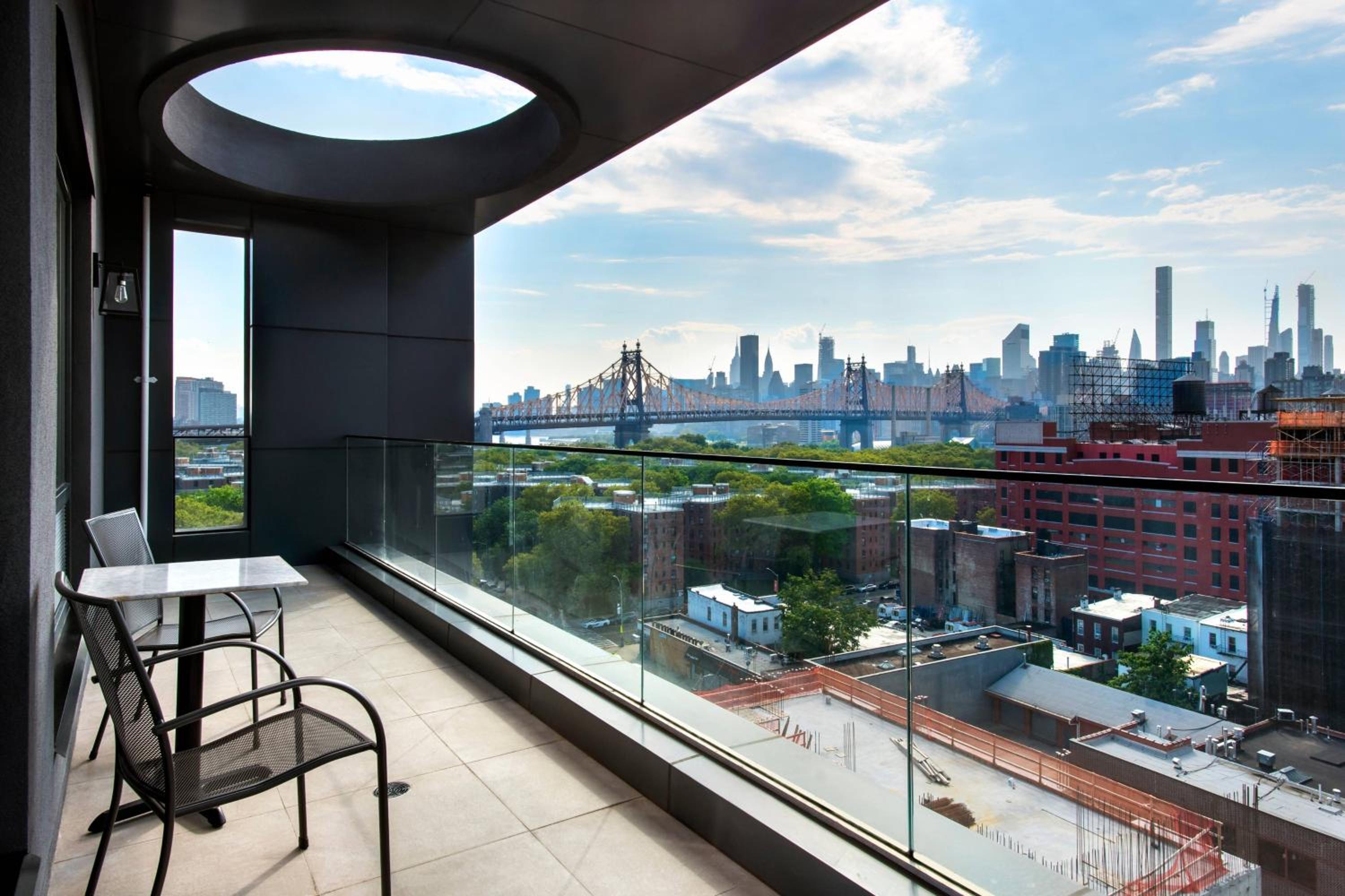 Executive Suite, 2 Queen, Balcony photo 2
