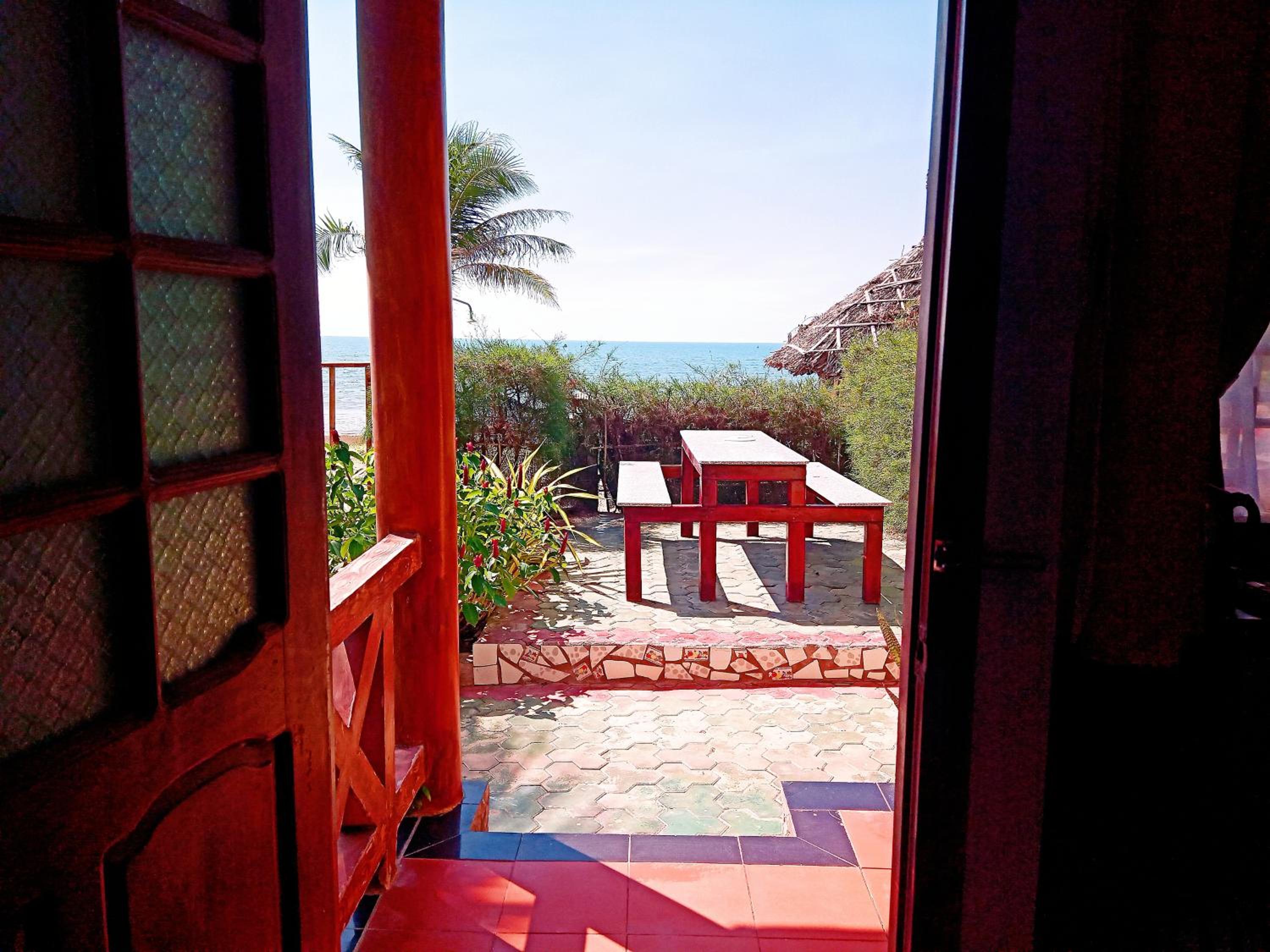 Beach Front Bungalow  - Photo 4