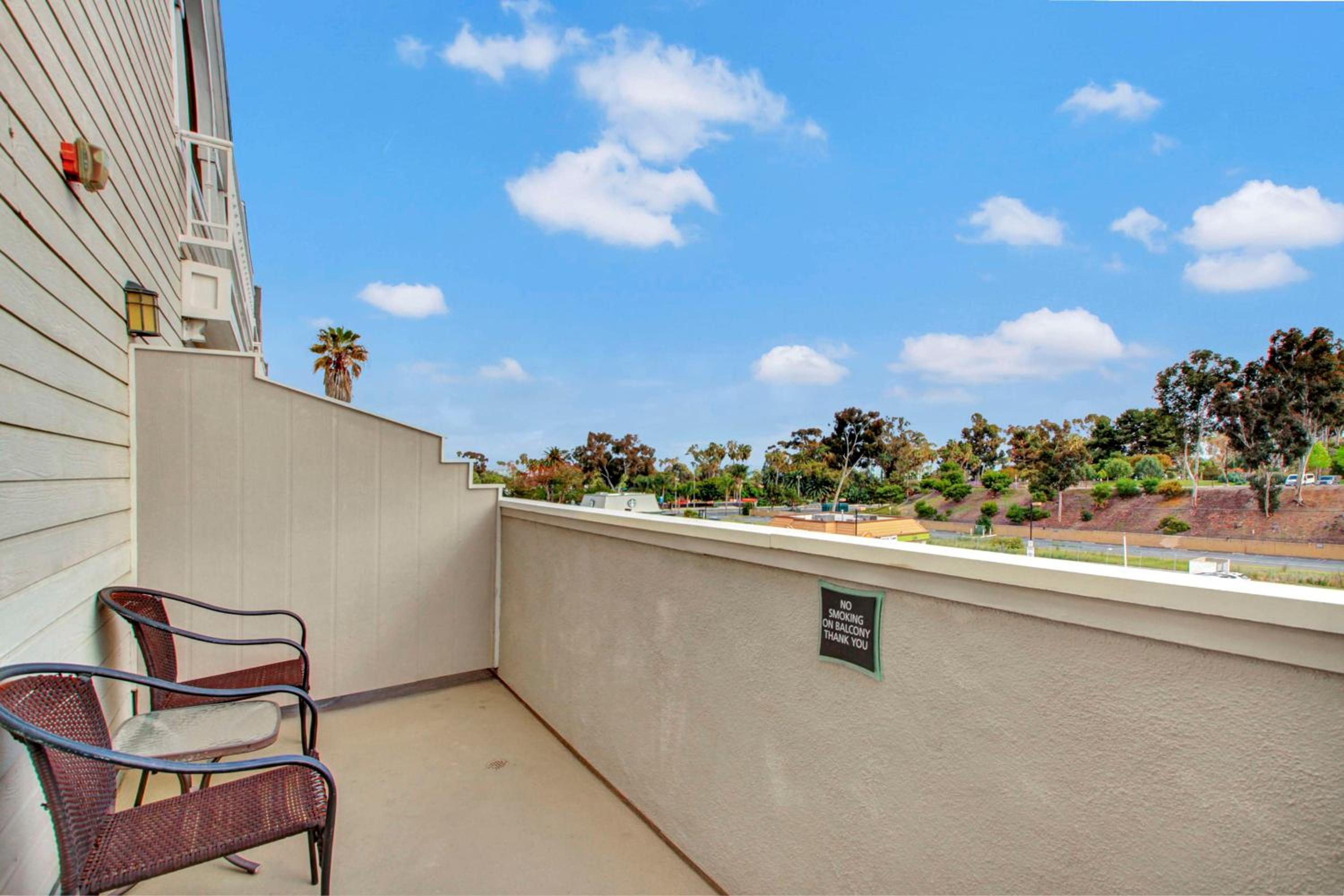 One-Bedroom King Suite with Sofa Bed and Balcony - Non-Smoking  - Photo 2