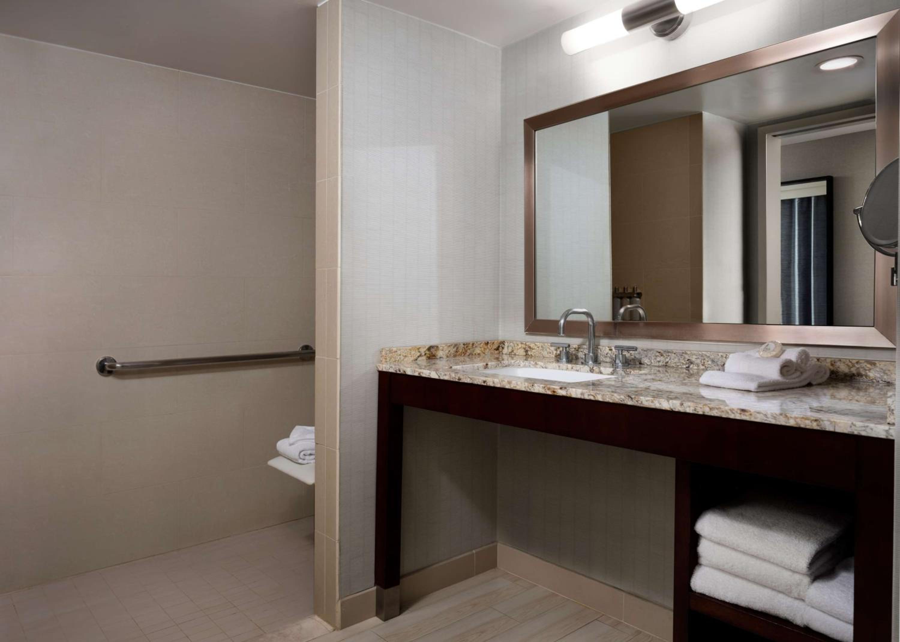 King Room with Partial Ocean View - Photo 5