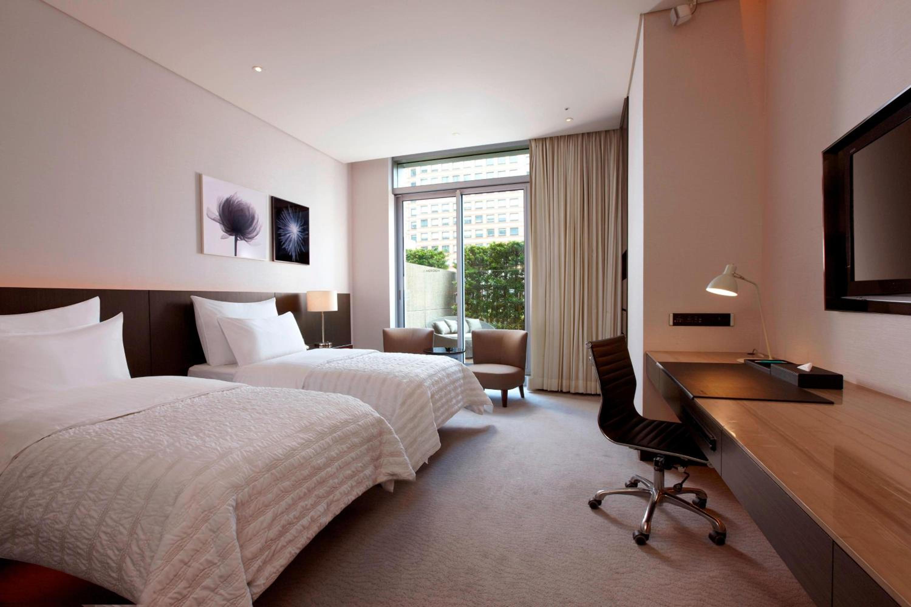 Balcony Deluxe Twin, Guest room, 2 Twin/Single Bed(s)