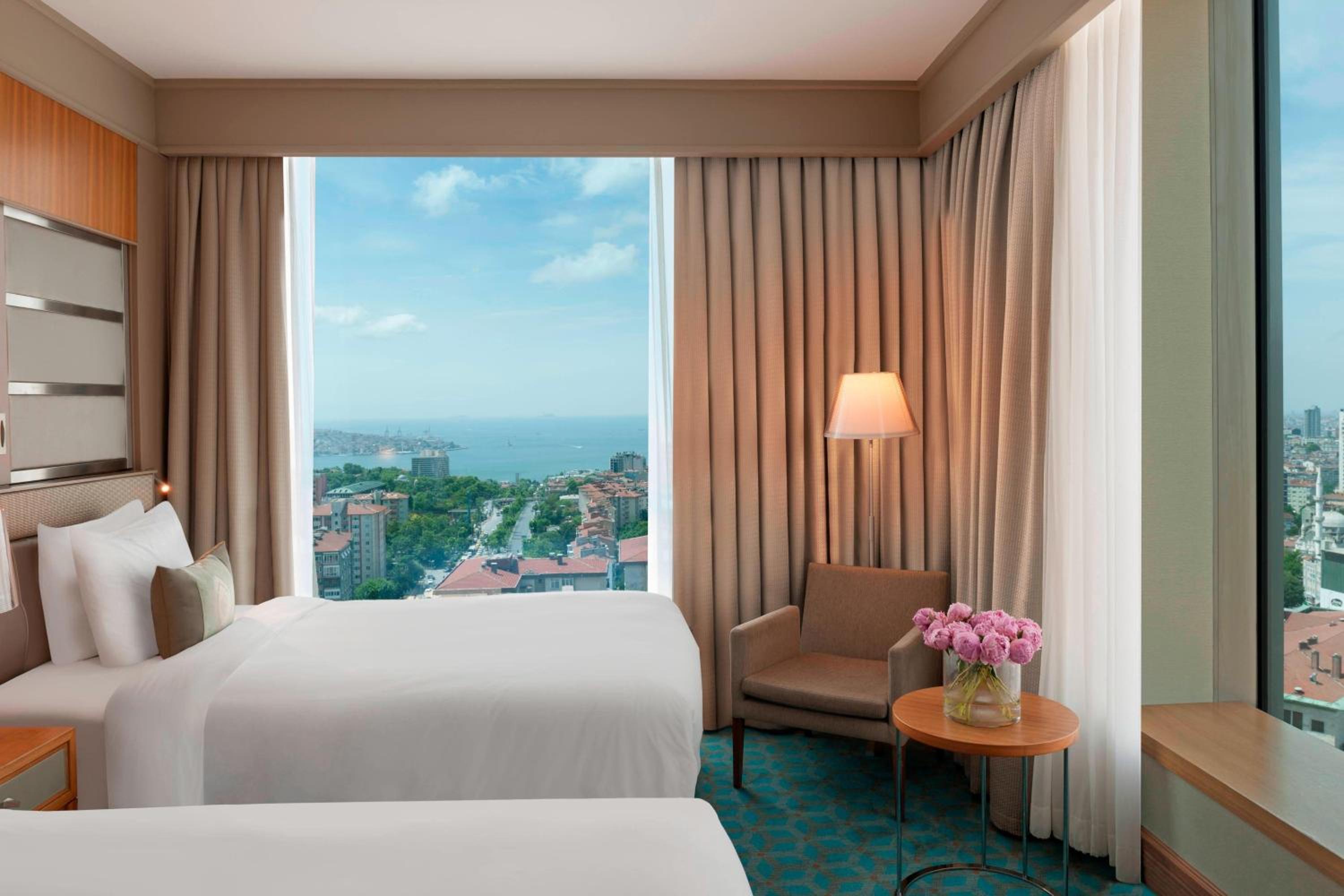 Deluxe Twin Room with Bosphorus View