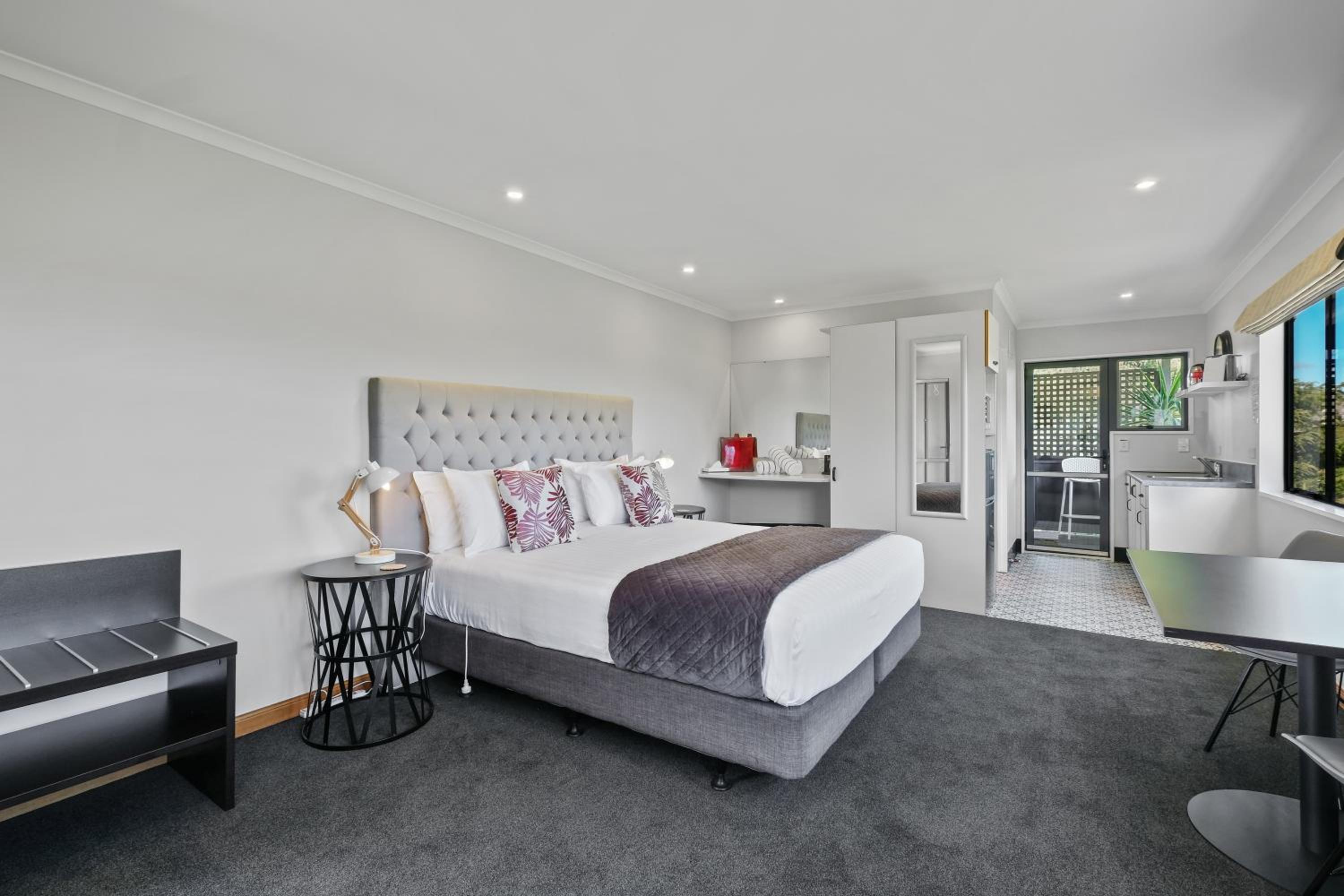 Executive Suite with Hot Tub