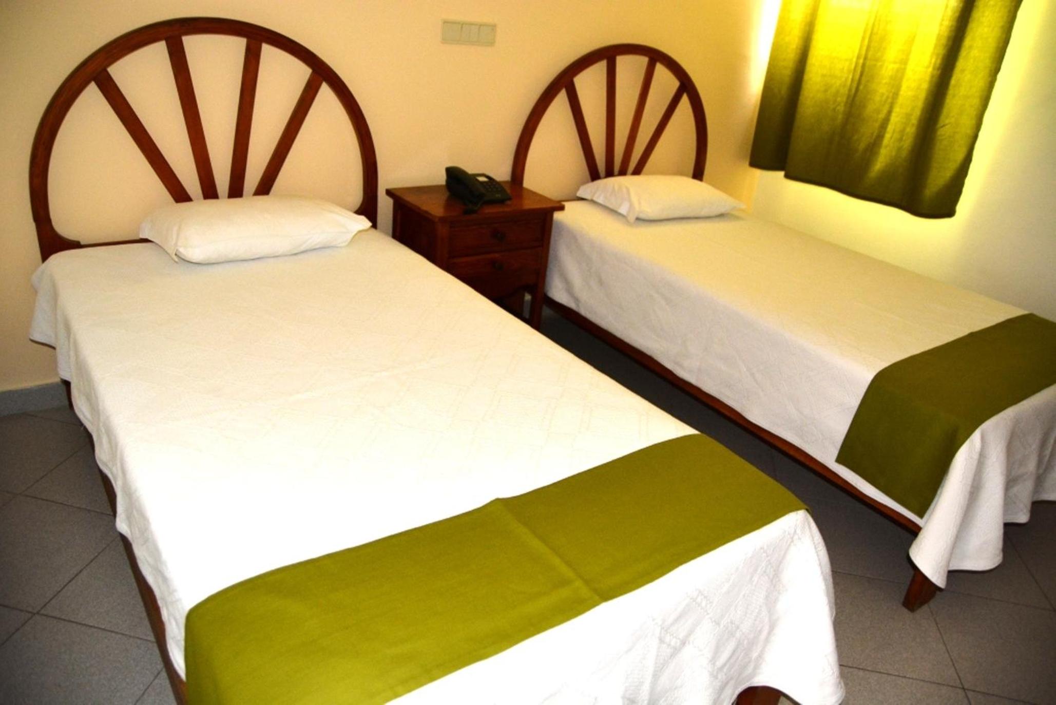 Twin Room - Photo 4