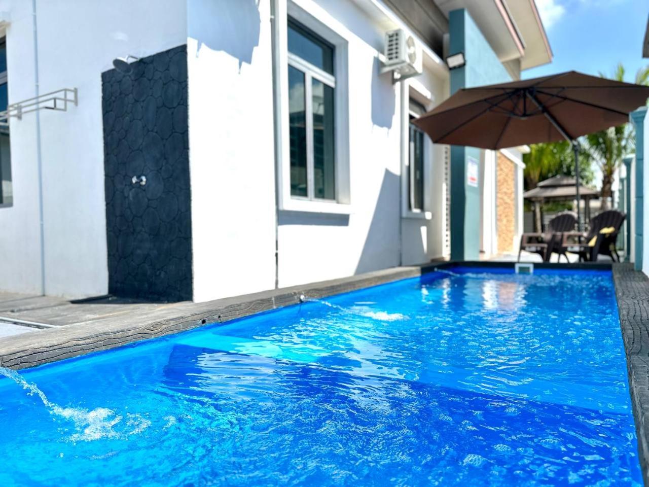 Four-Bedroom House photo 1