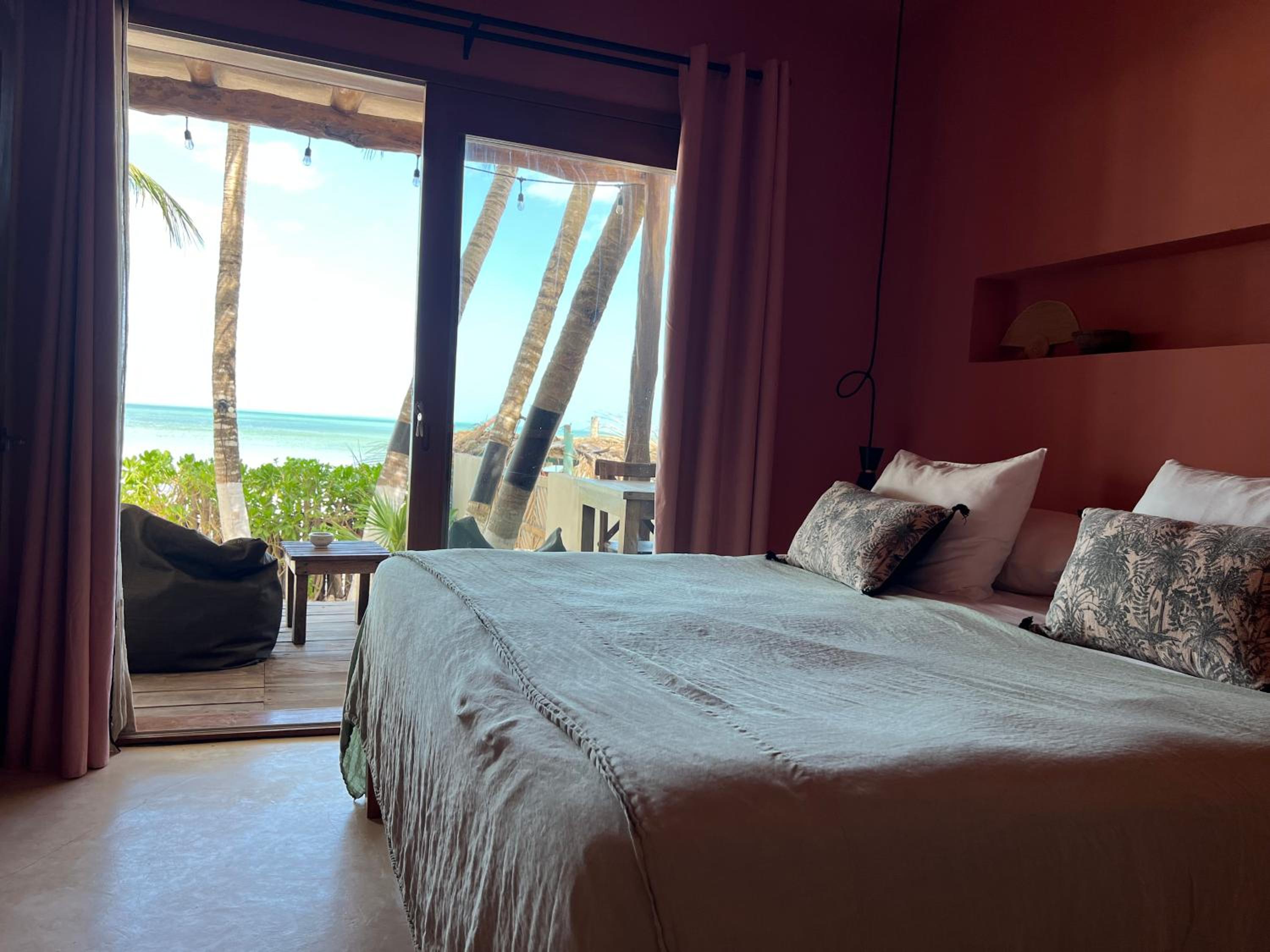 Deluxe Bungalow with Sea View photo 3