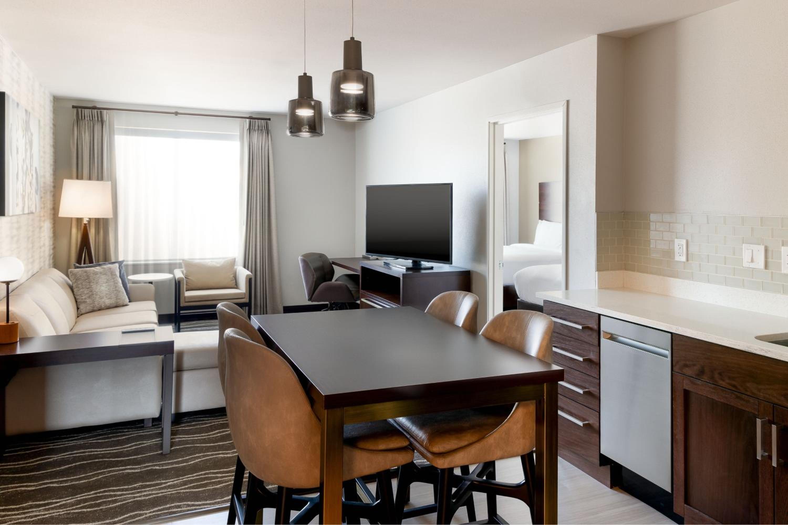 One-Bedroom Suite with Two Queen Beds and Sofa Bed - Photo 1