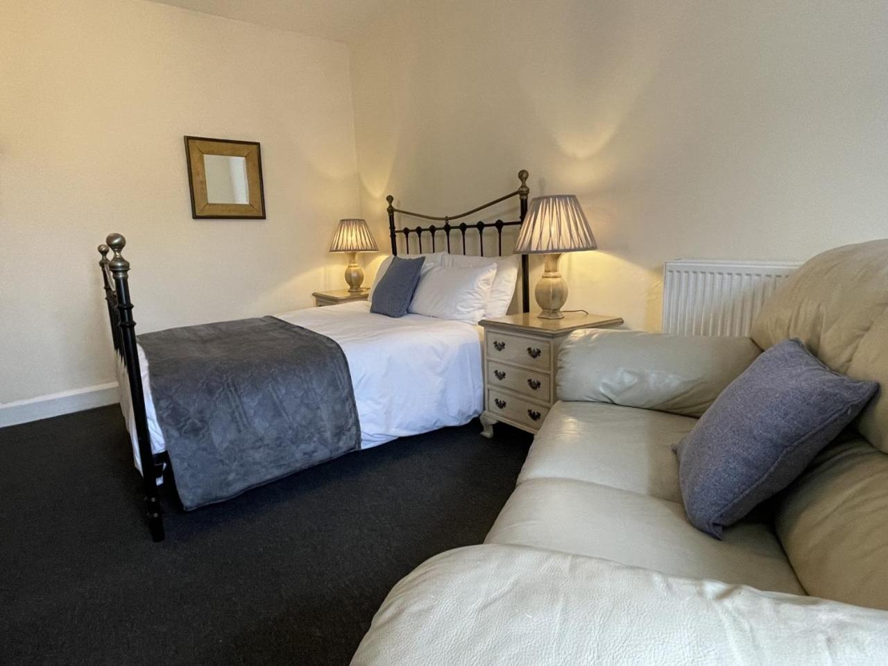 Double Room - Photo 2