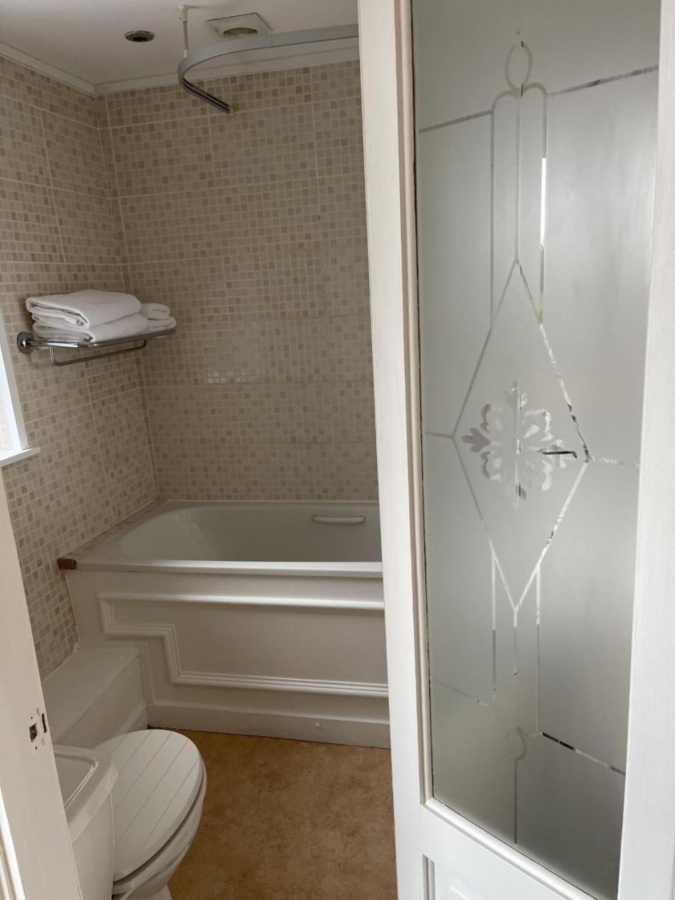 Double Room - Photo 4