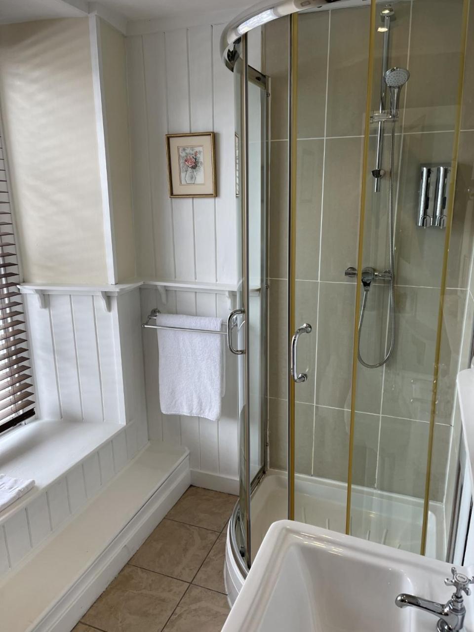 Double Room - Photo 5