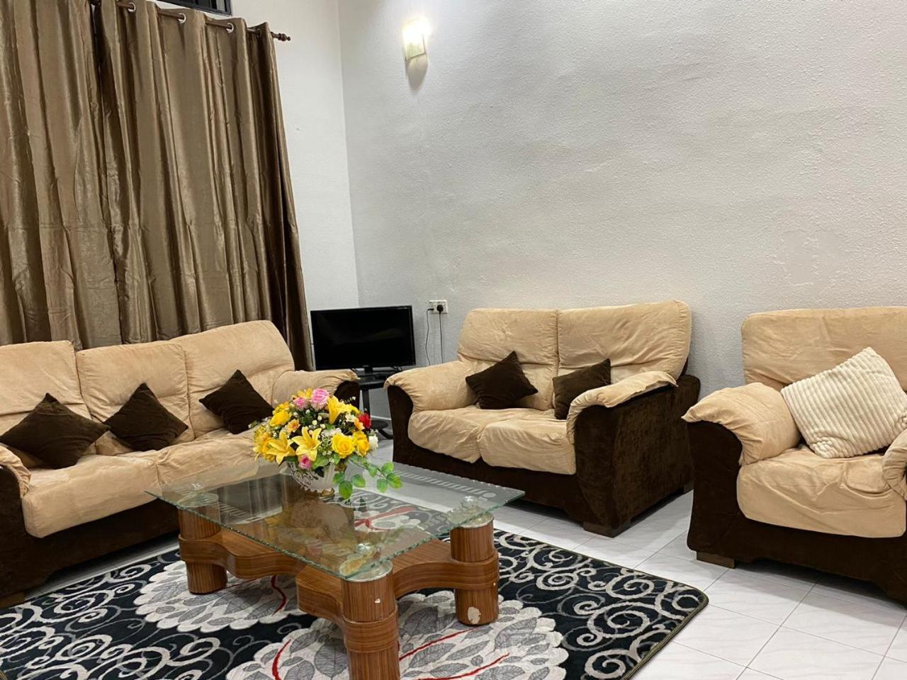 Four-Bedroom House photo 1