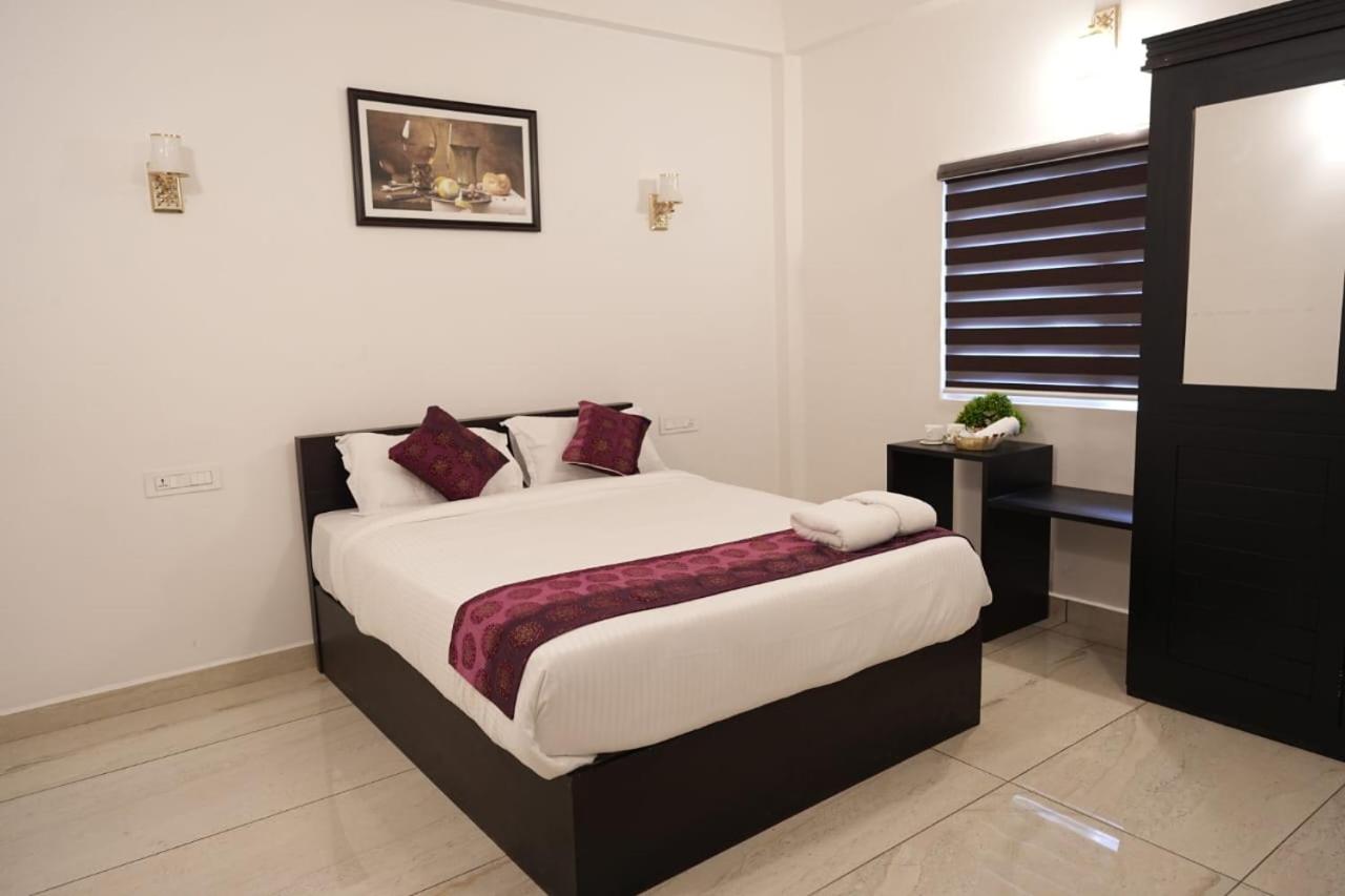 Deluxe Double Room With Balcony photo 2