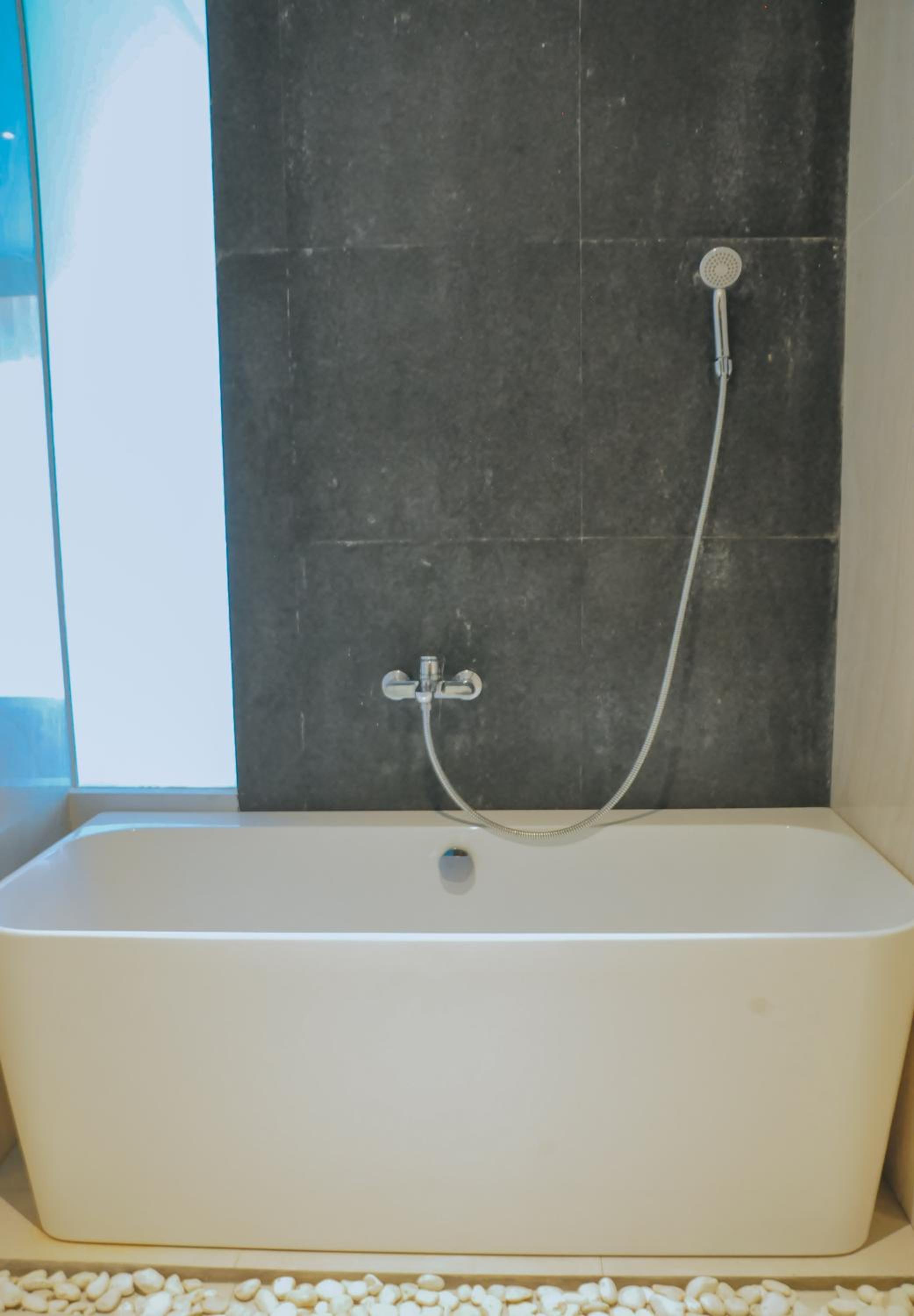 Deluxe Double Room with Balcony - Photo 3