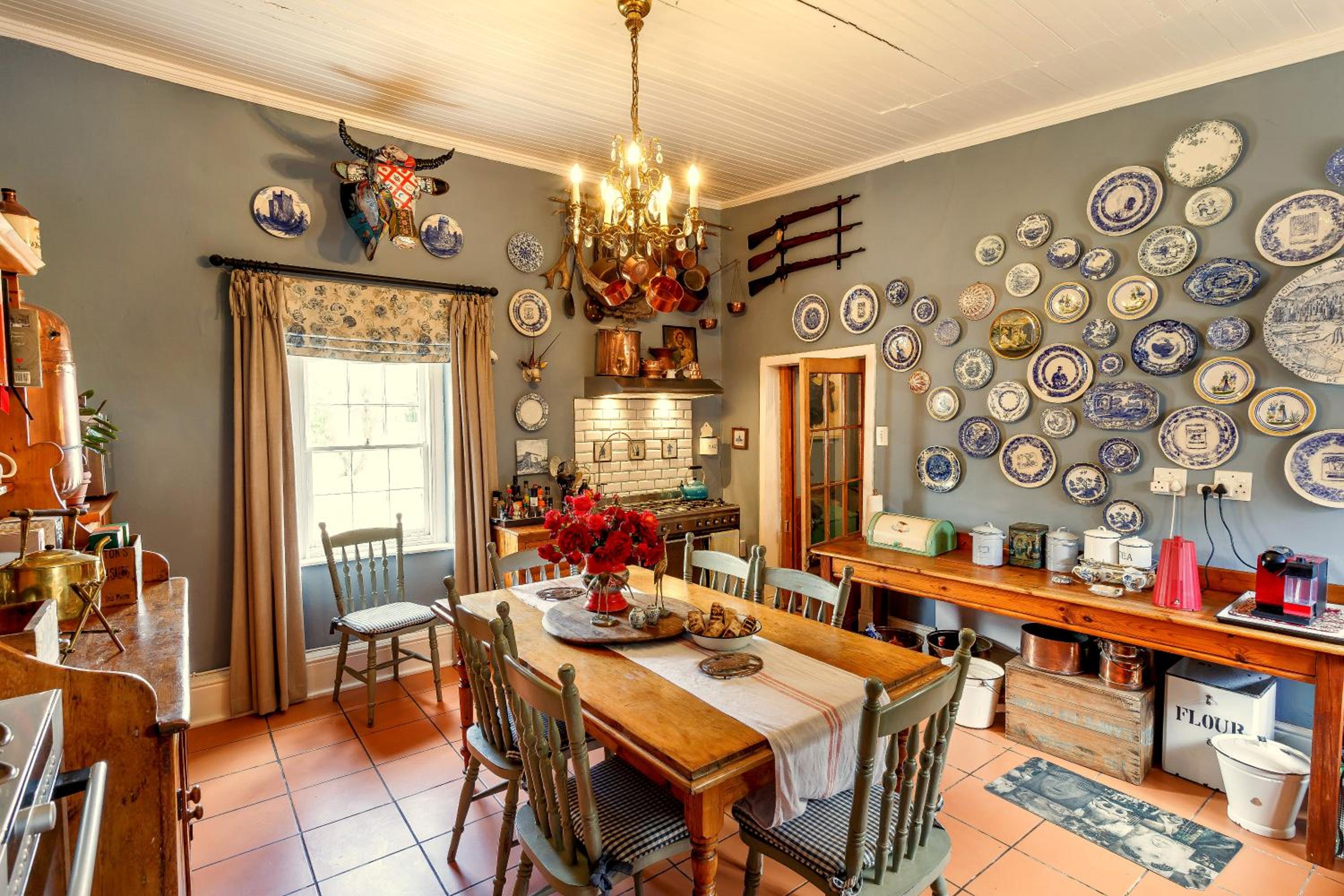 Deluxe King Suite - Photo 14