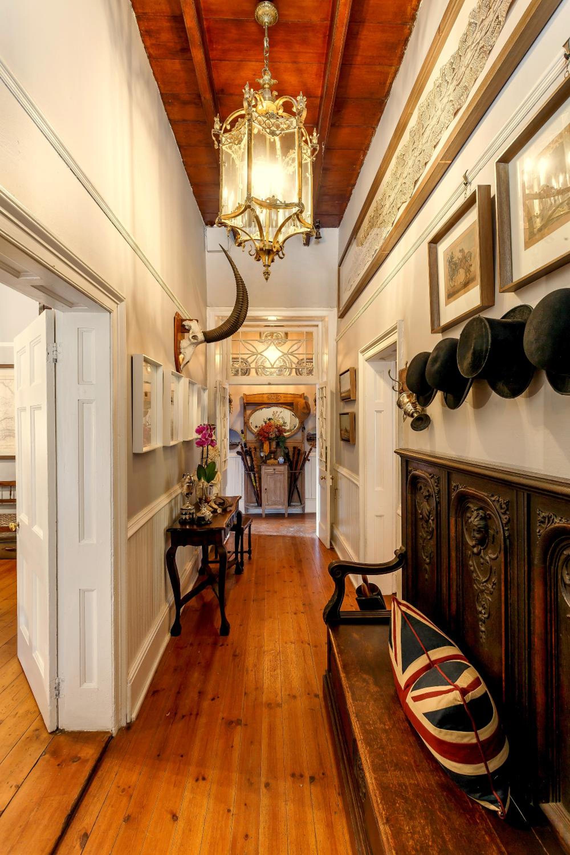Deluxe King Suite - Photo 16