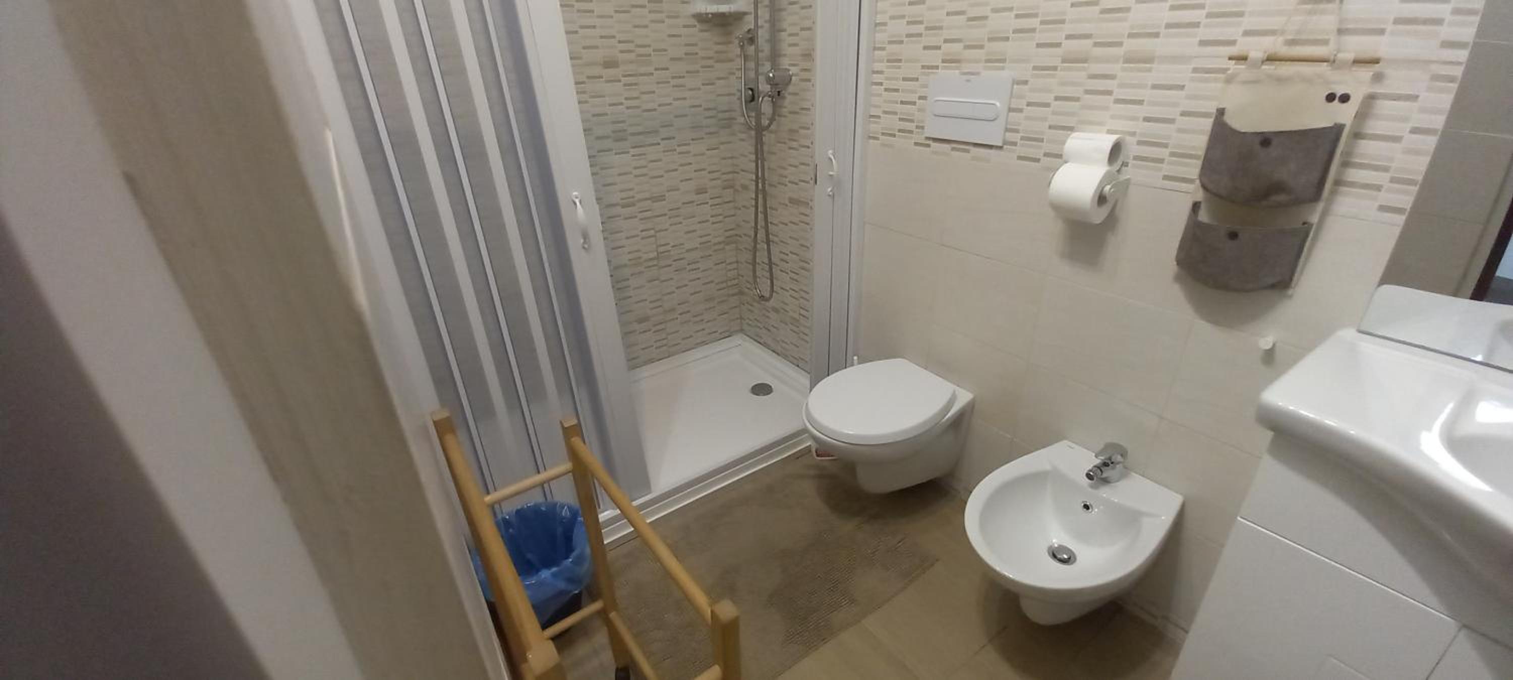 One-Bedroom House - Photo 2