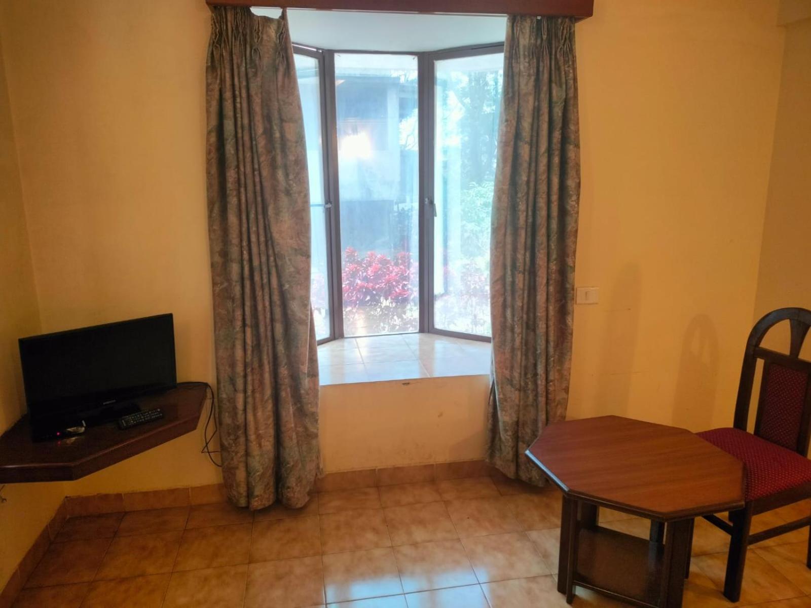 Deluxe Double Room with Balcony photo 3