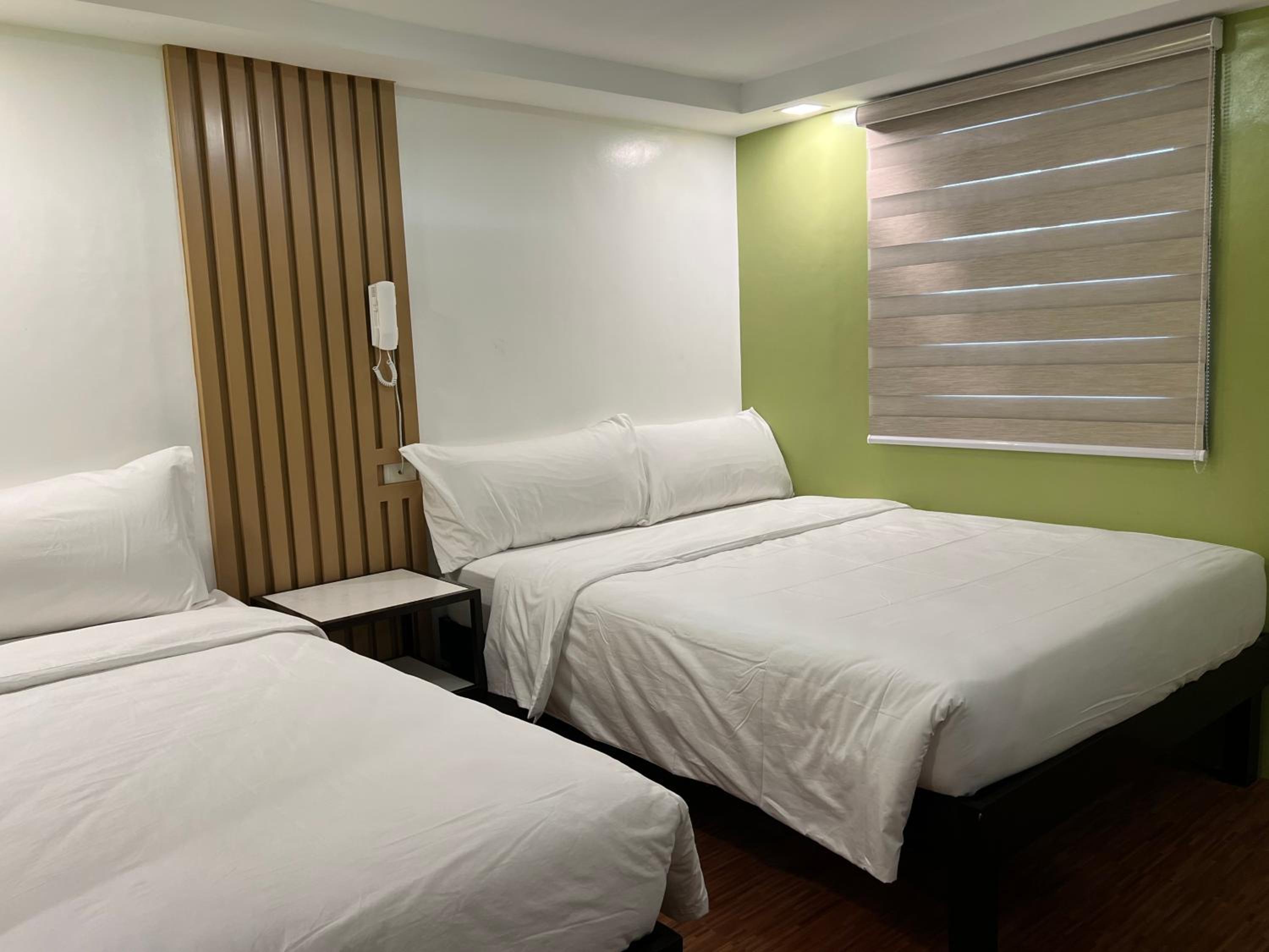 Deluxe Triple Room photo 3