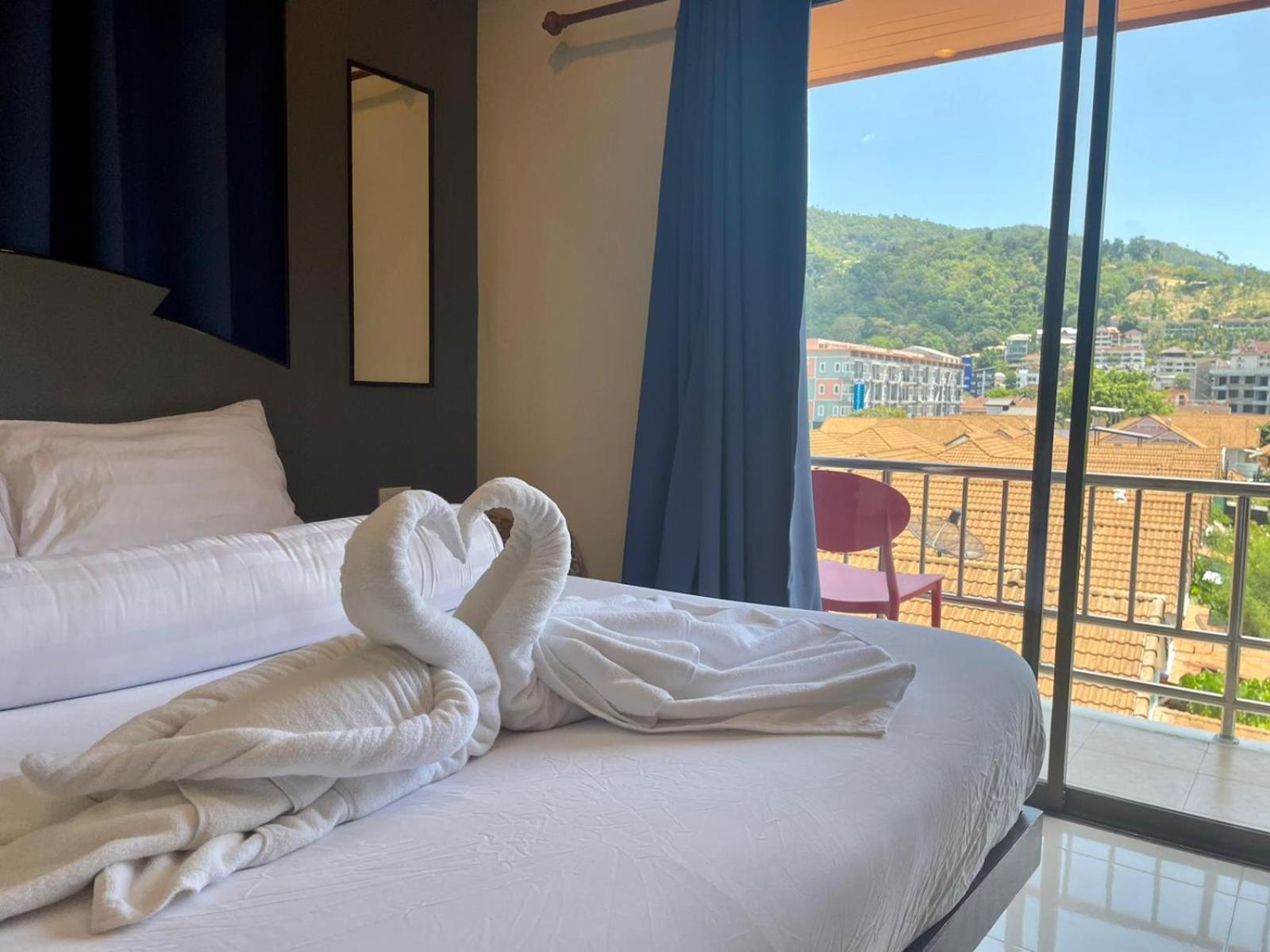 King Room with Terrace - Photo 8