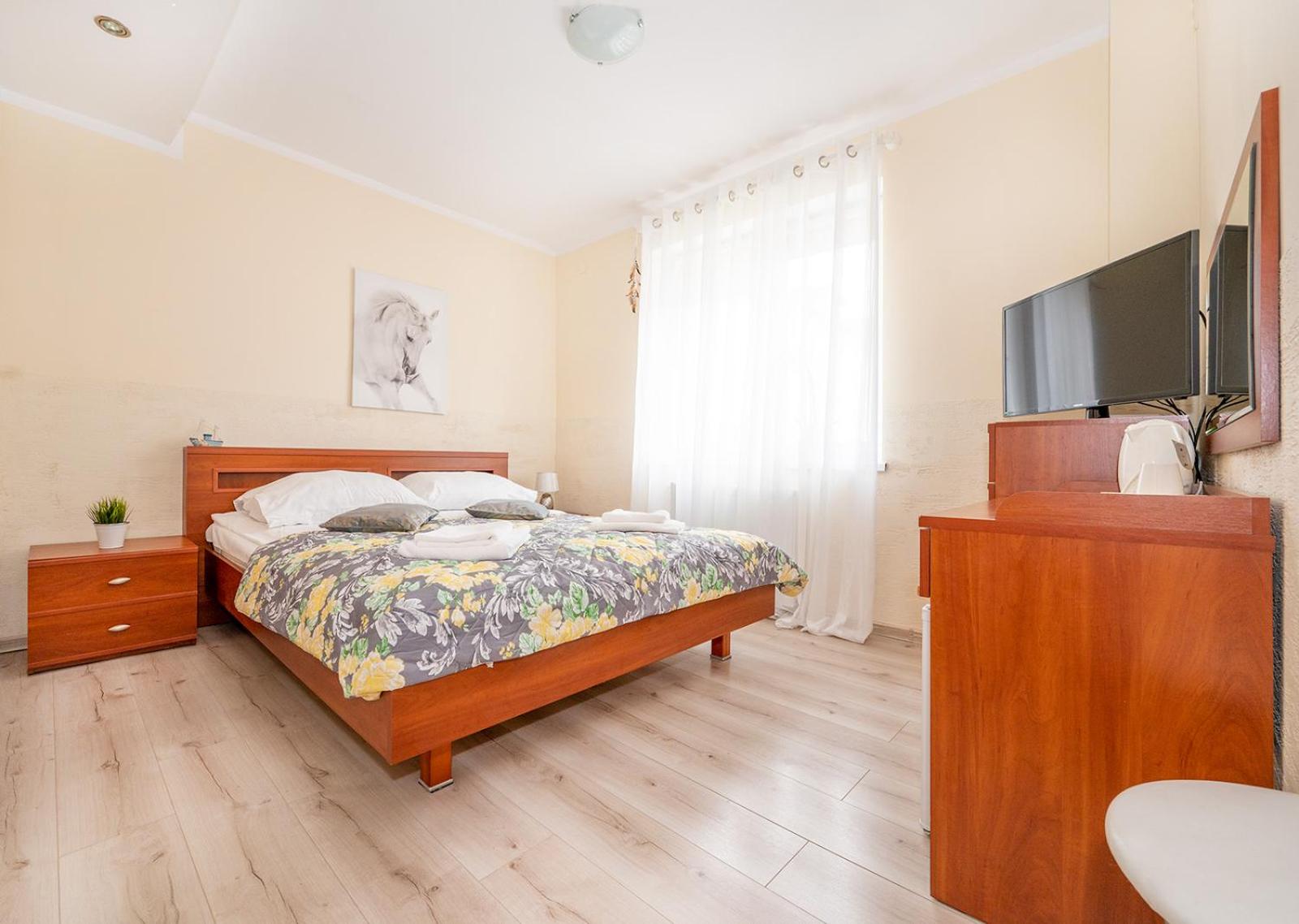 Double Room with Private Bathroom photo 3