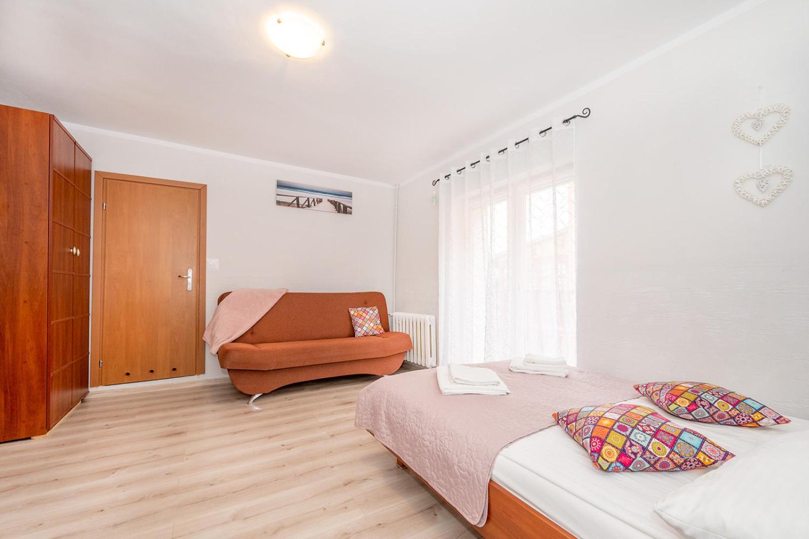 Quadruple Room with Private Bathroom photo 2