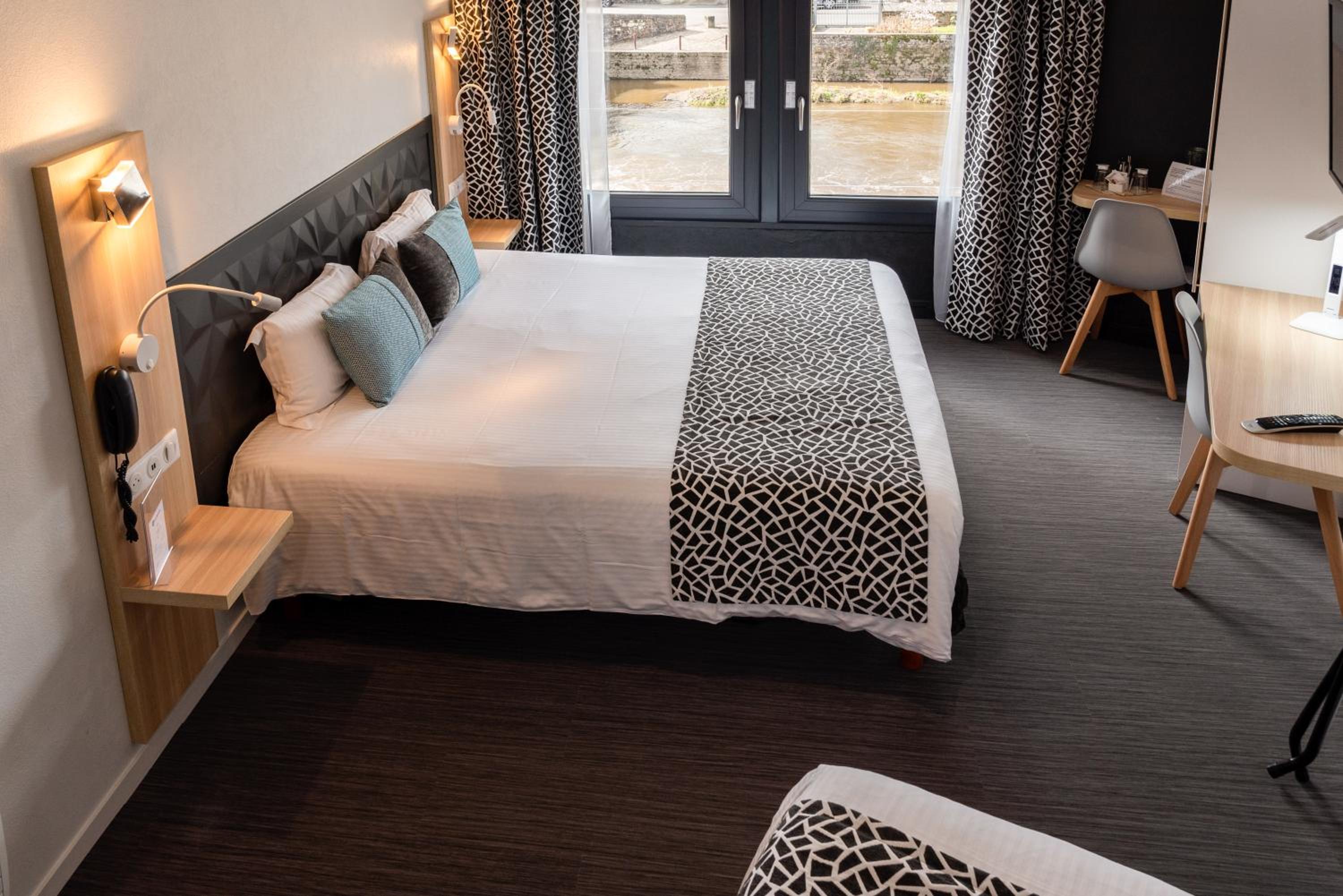 Superior Triple Room with River View - Photo 2