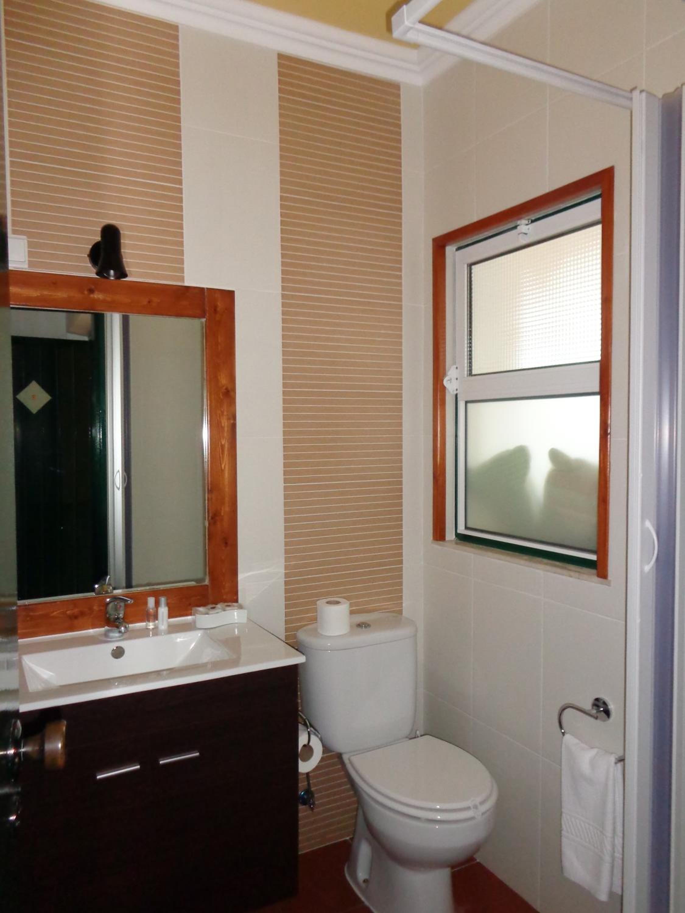 Double Room - Photo 5