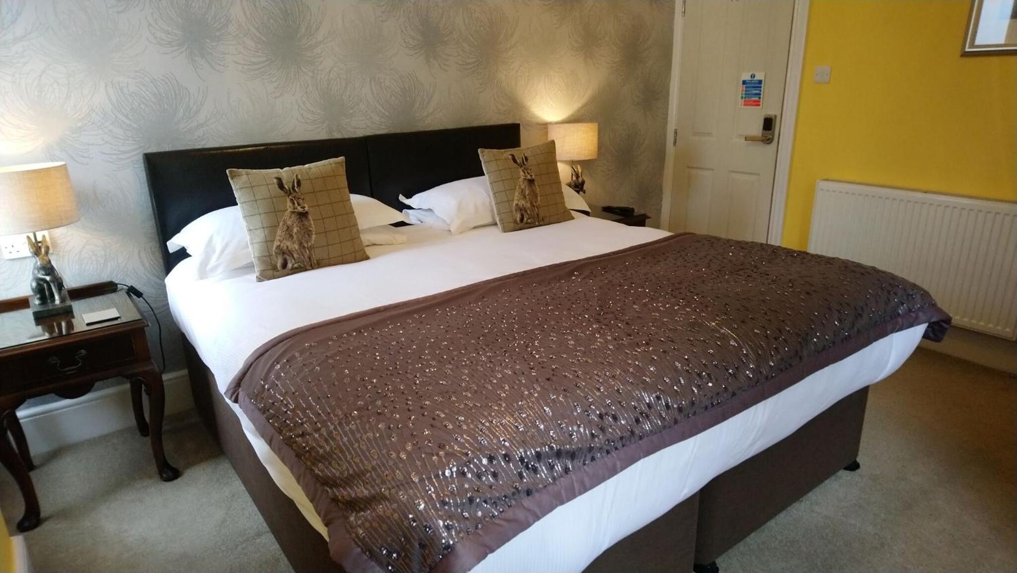 Super King/Twin Room with Mountain and Garden View
