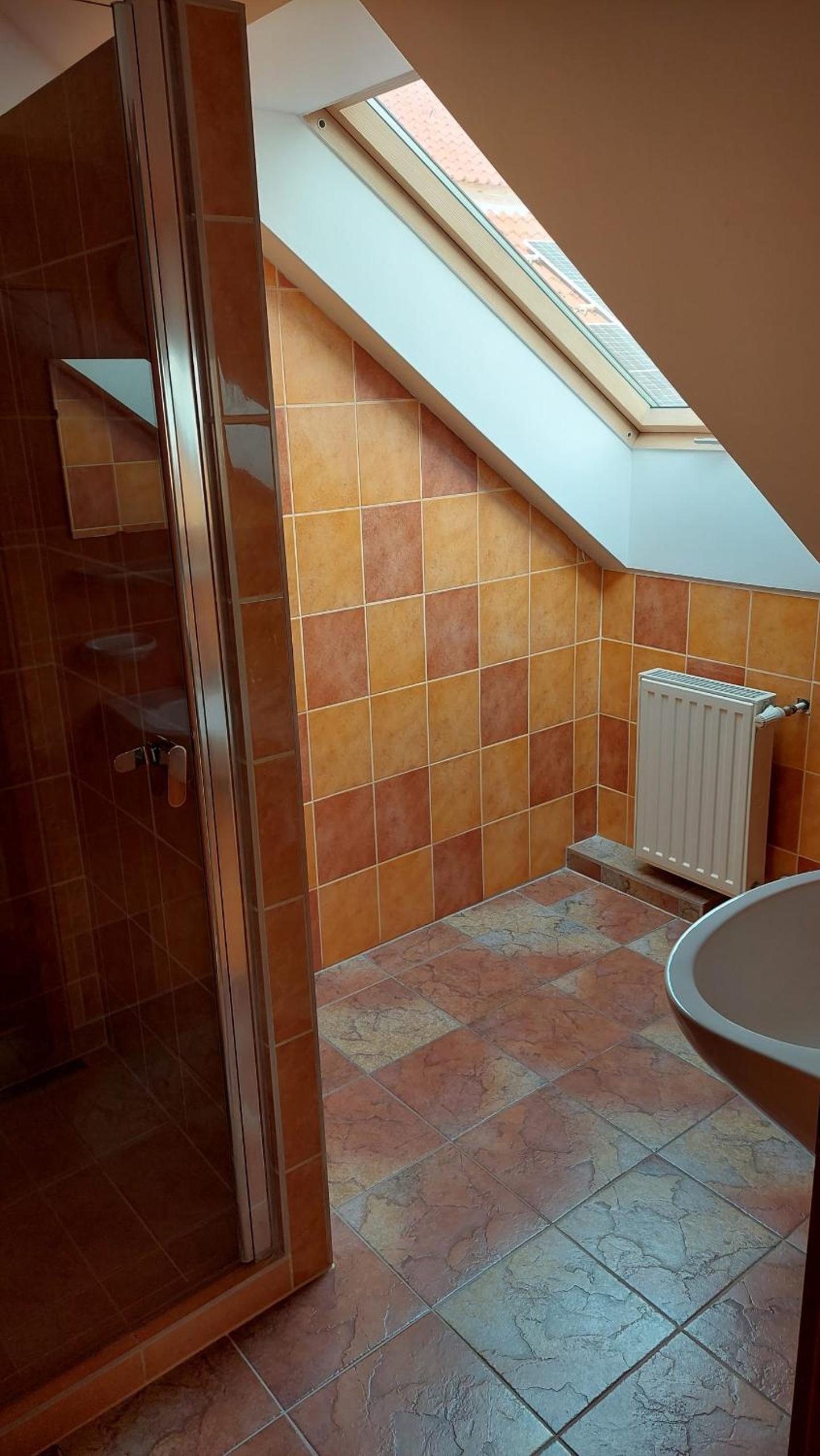 Family Room with Private Bathroom photo 2