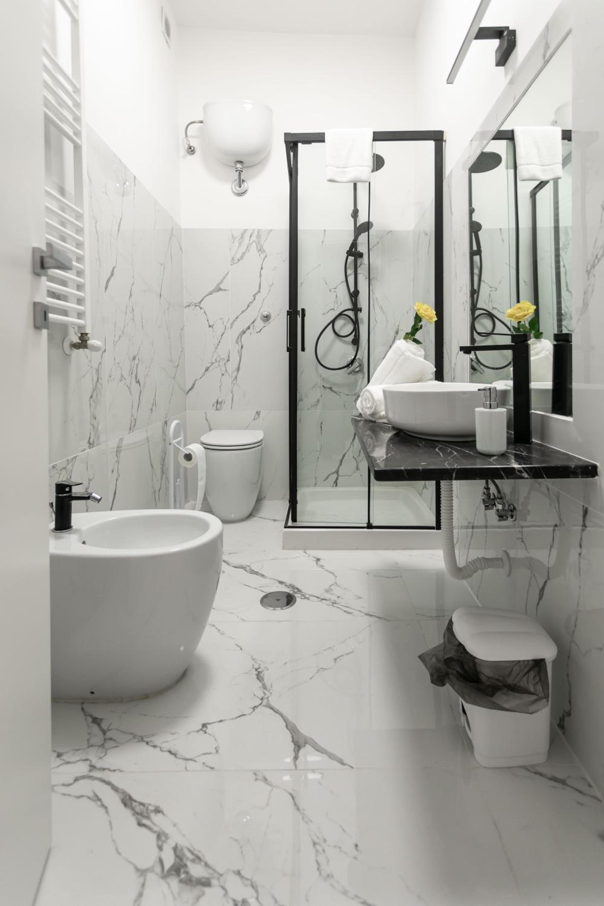Double Room with Spa Bath photo 3