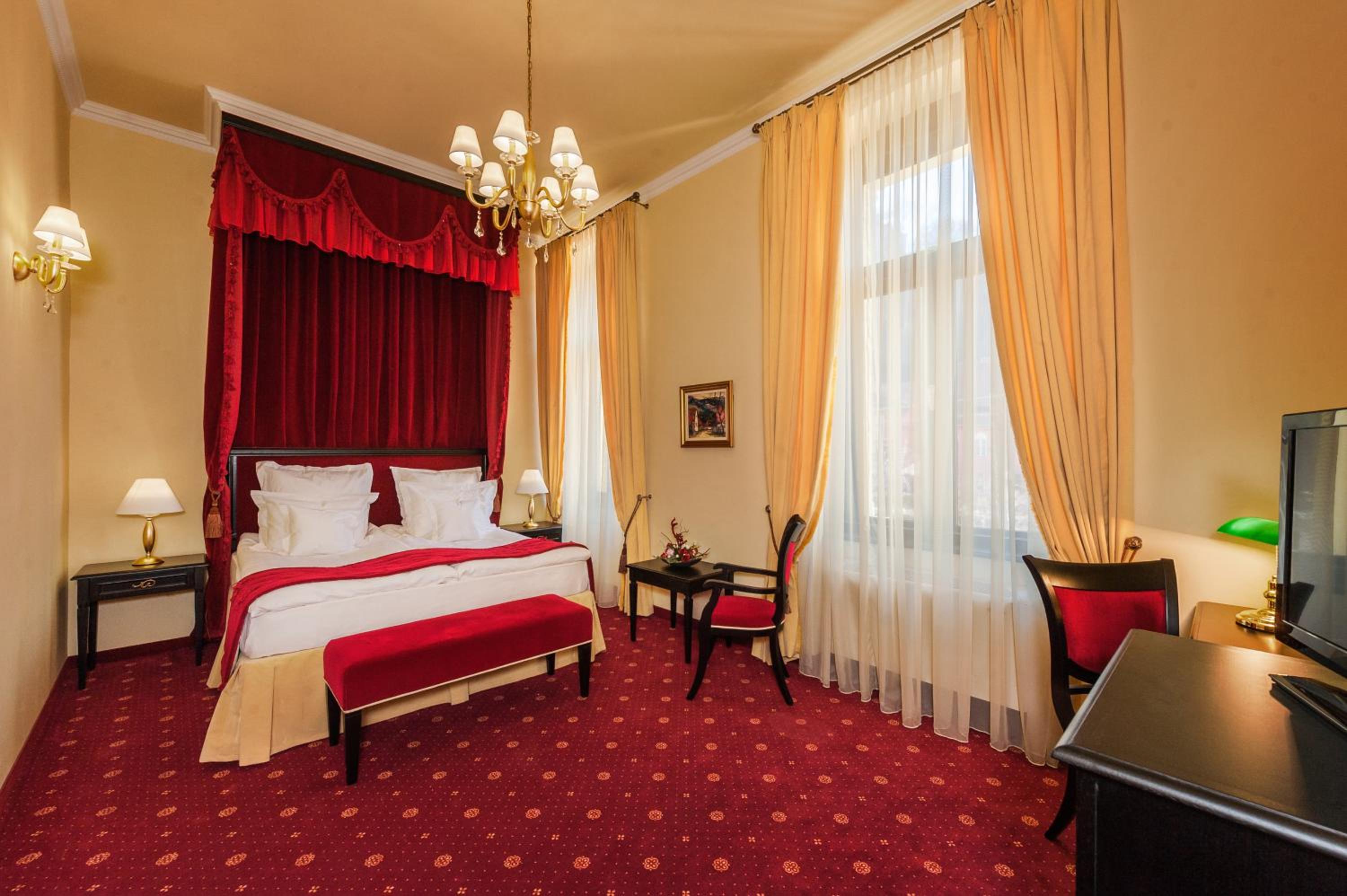 Deluxe Superior Double Room with Citadel View and Canopy Bed photo 1