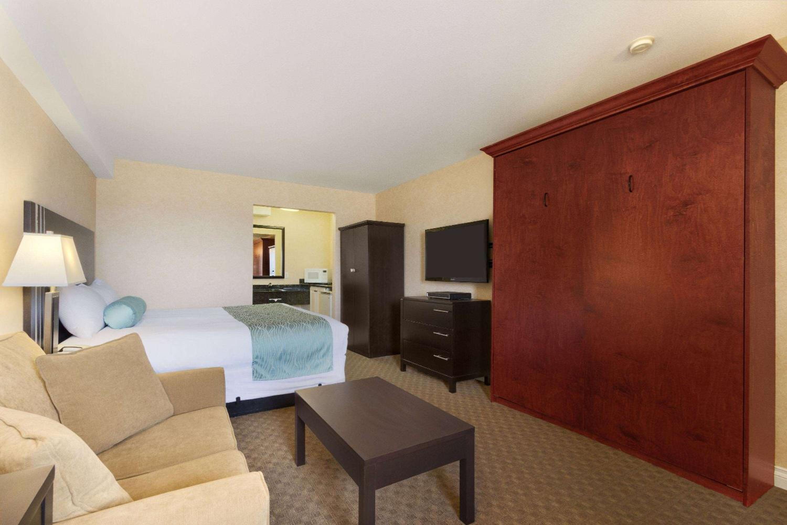 King Room with Murphy Bed - Photo 1