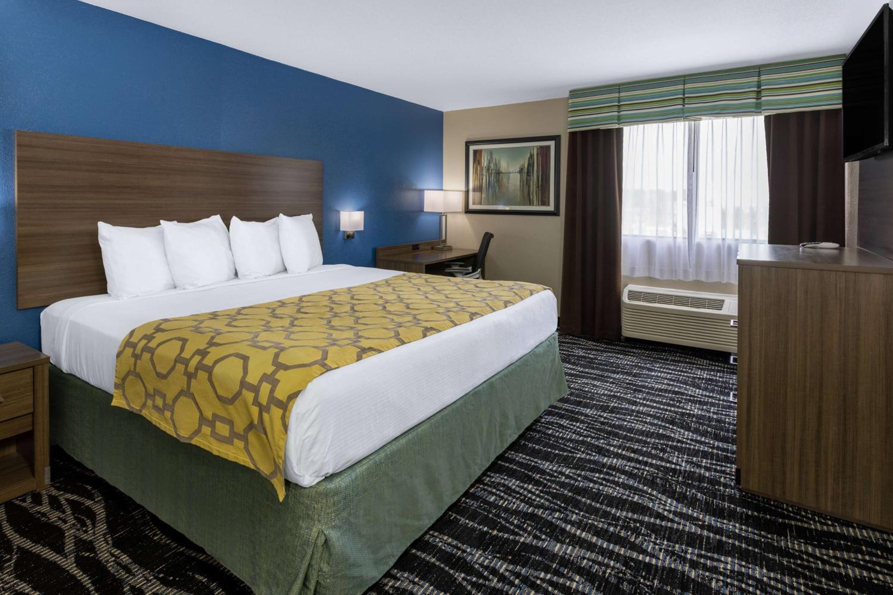 King Suite - Non-Smoking - Photo 1