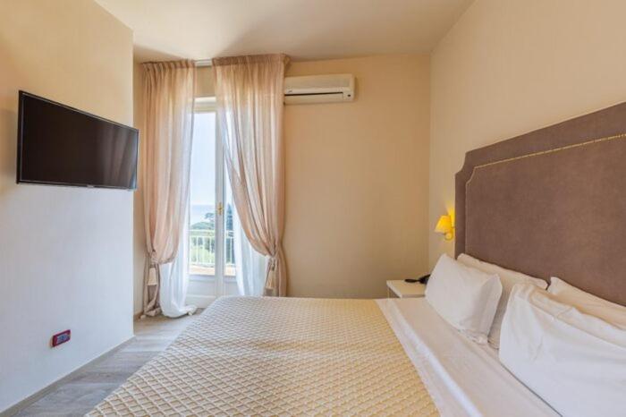 Superior Double or Twin Room with Balcony - Photo 6